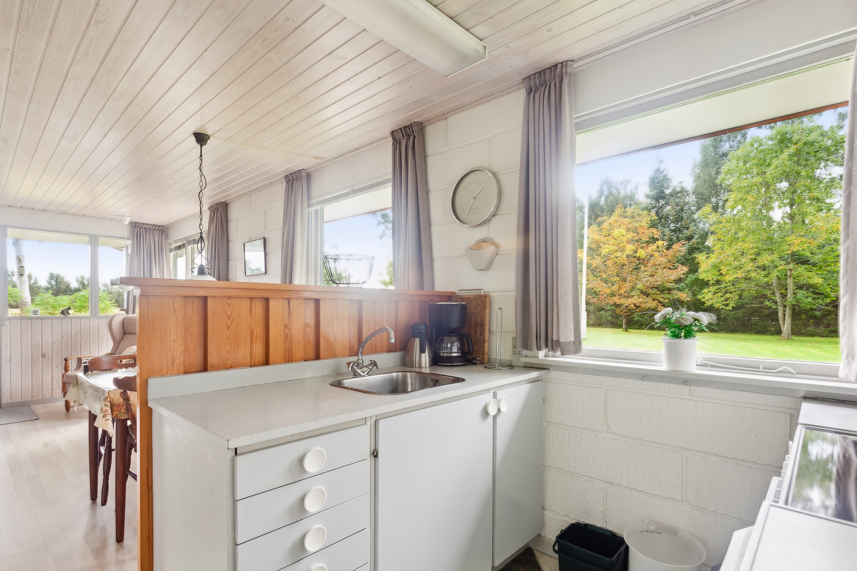 Fremhævet køkken billede i fuldskærmstilstand. Billede af Hindbærvej 2, Vesterø, 9940 Læsø