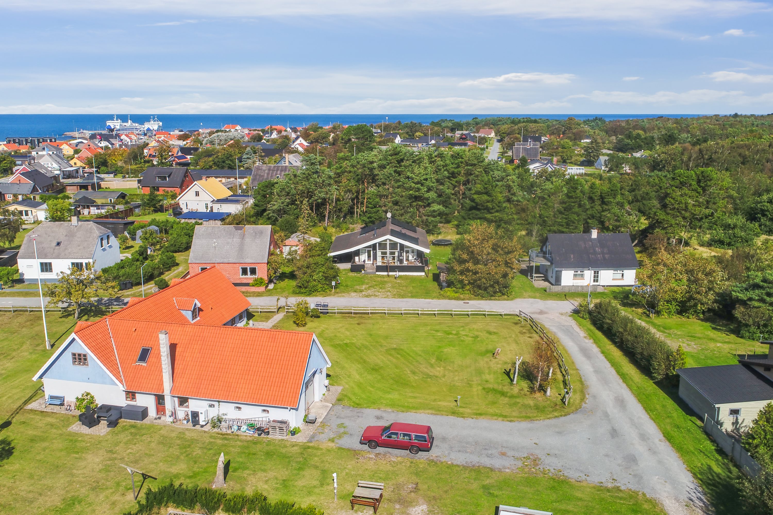 Fremhævet luftfoto billede i fuldskærmstilstand. Billede af Nattergalevej 6, Vesterø Havn, 9940 Læsø