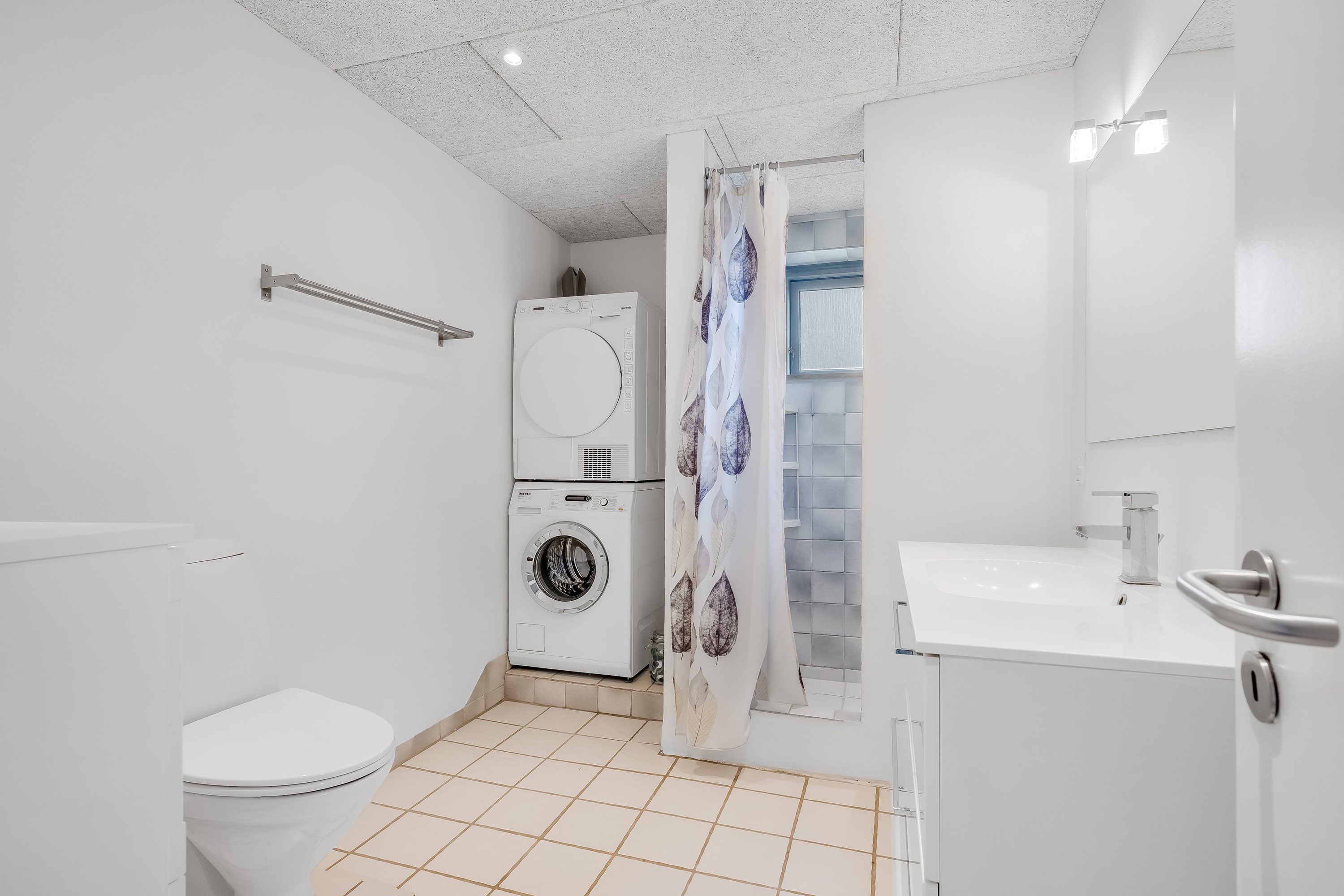 Fremhævet badeværelse billede i fuldskærmstilstand. Billede af Nygårdsvej 22, 6940 Lem St