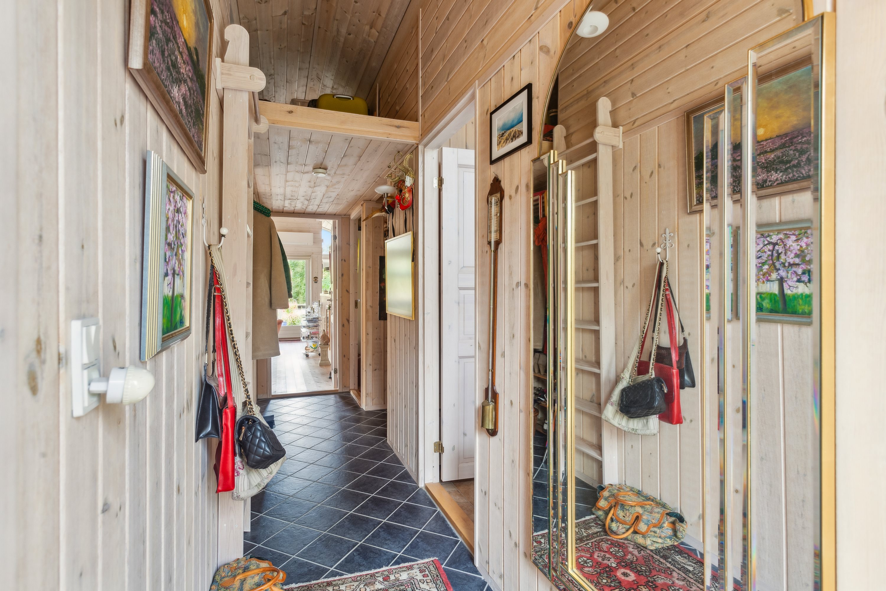 Fremhævet entré billede i fuldskærmstilstand. Billede af Post-Jollen 25, Nordmarken, 9940 Læsø