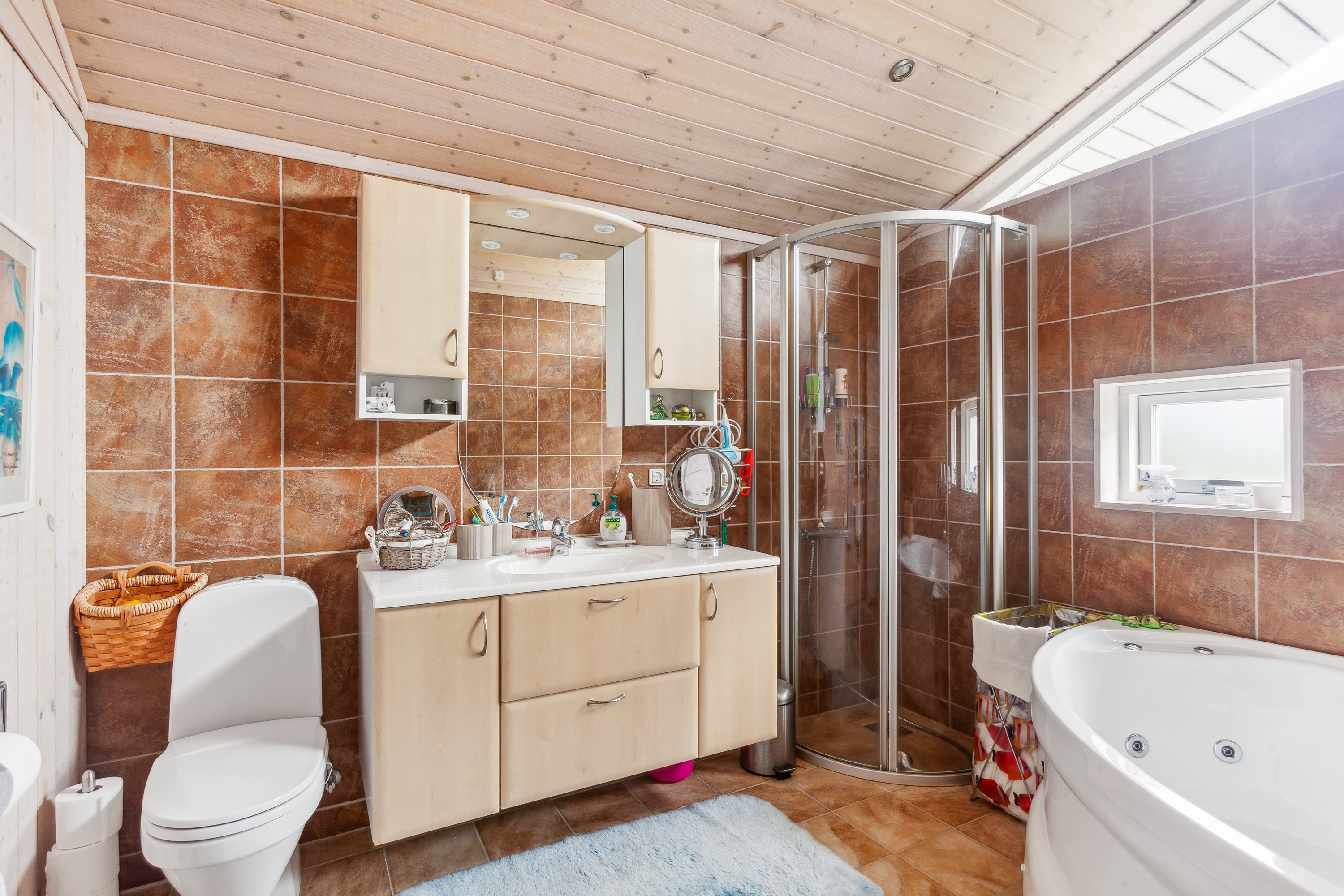 Fremhævet badeværelse billede i fuldskærmstilstand. Billede af Post-Jollen 25, Nordmarken, 9940 Læsø