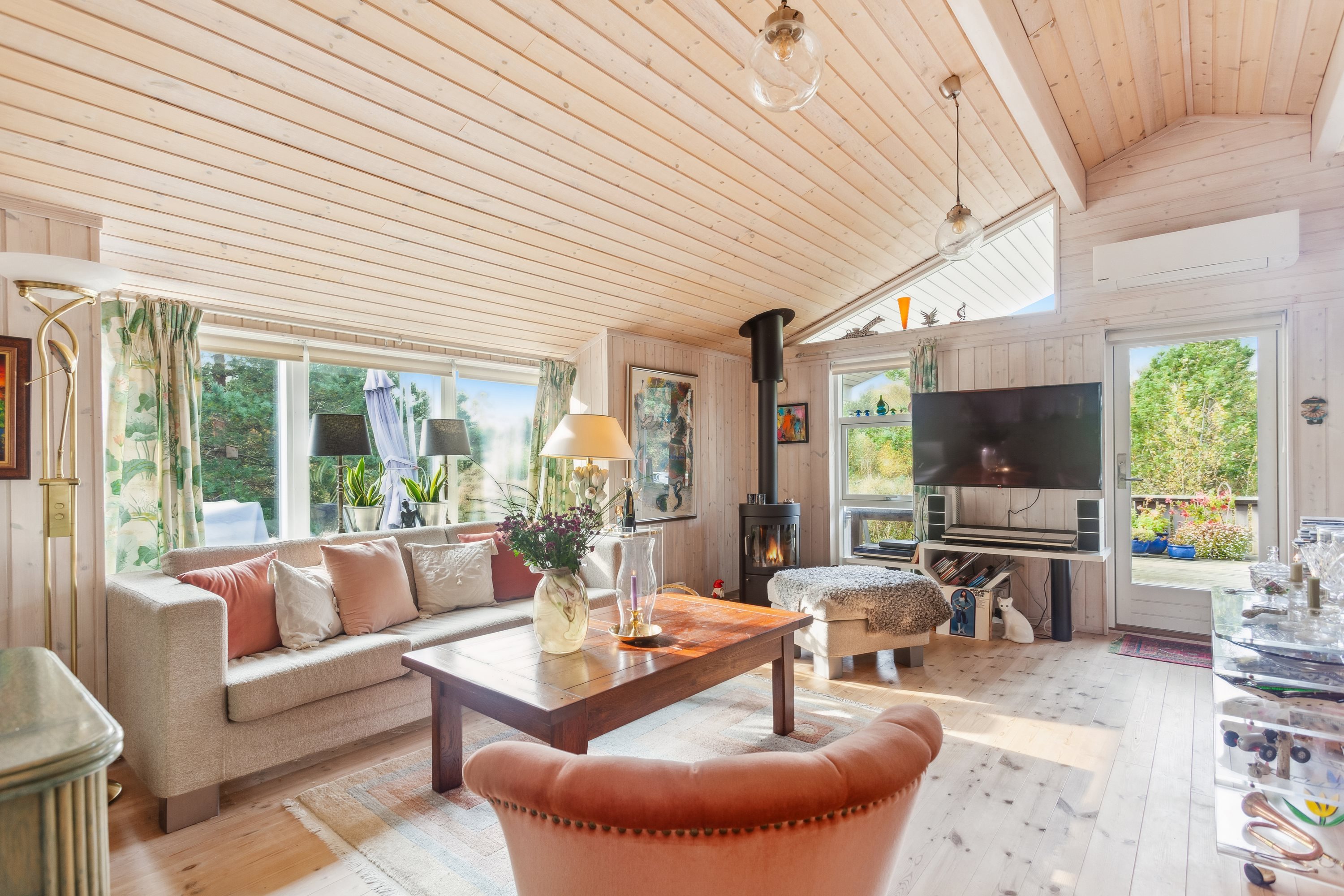 Fremhævet stue billede i fuldskærmstilstand. Billede af Post-Jollen 25, Nordmarken, 9940 Læsø