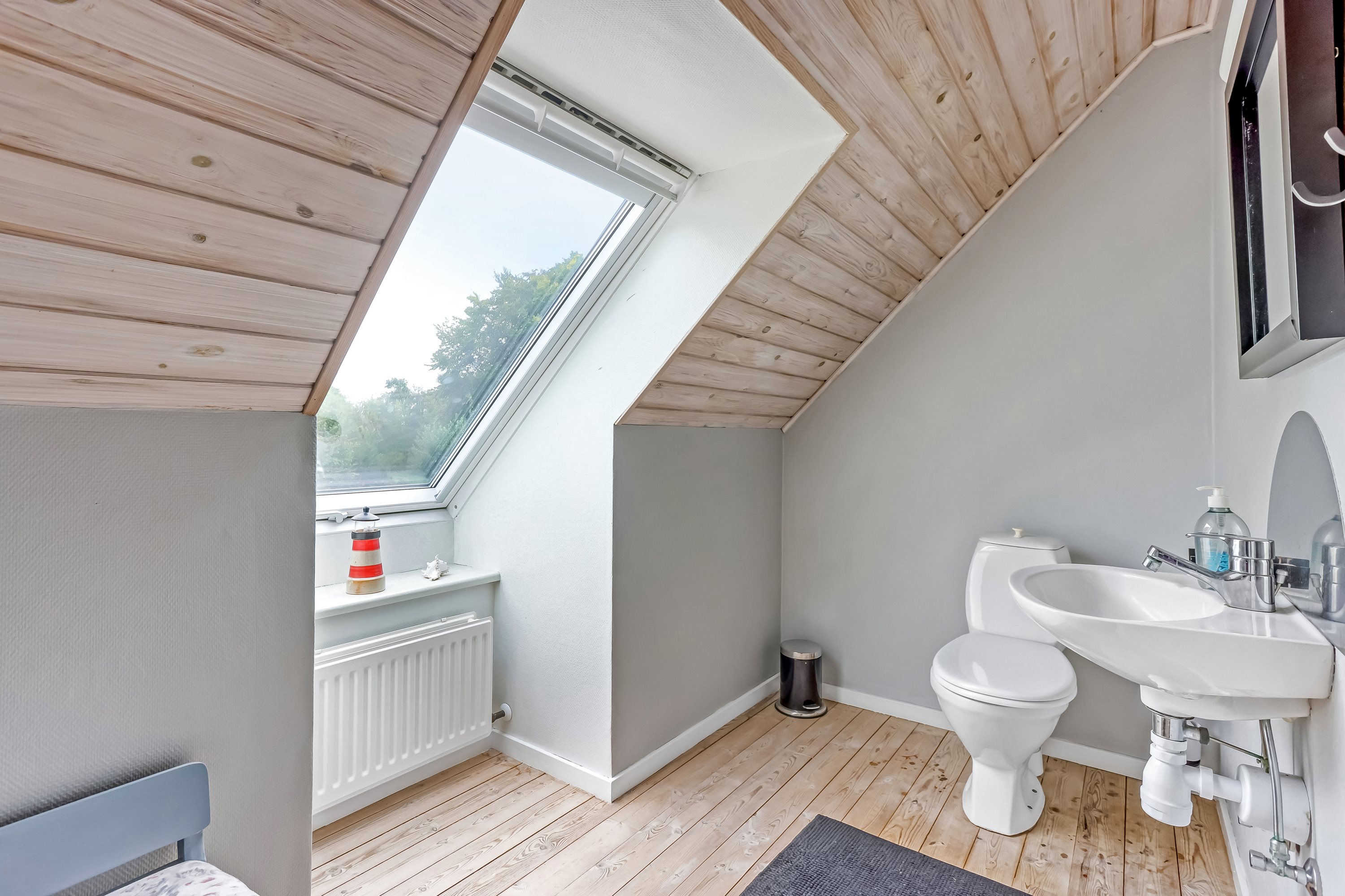 Fremhævet badeværelse billede i fuldskærmstilstand. Billede af Svingelvej 10, Elsborg, 8840 Rødkærsbro