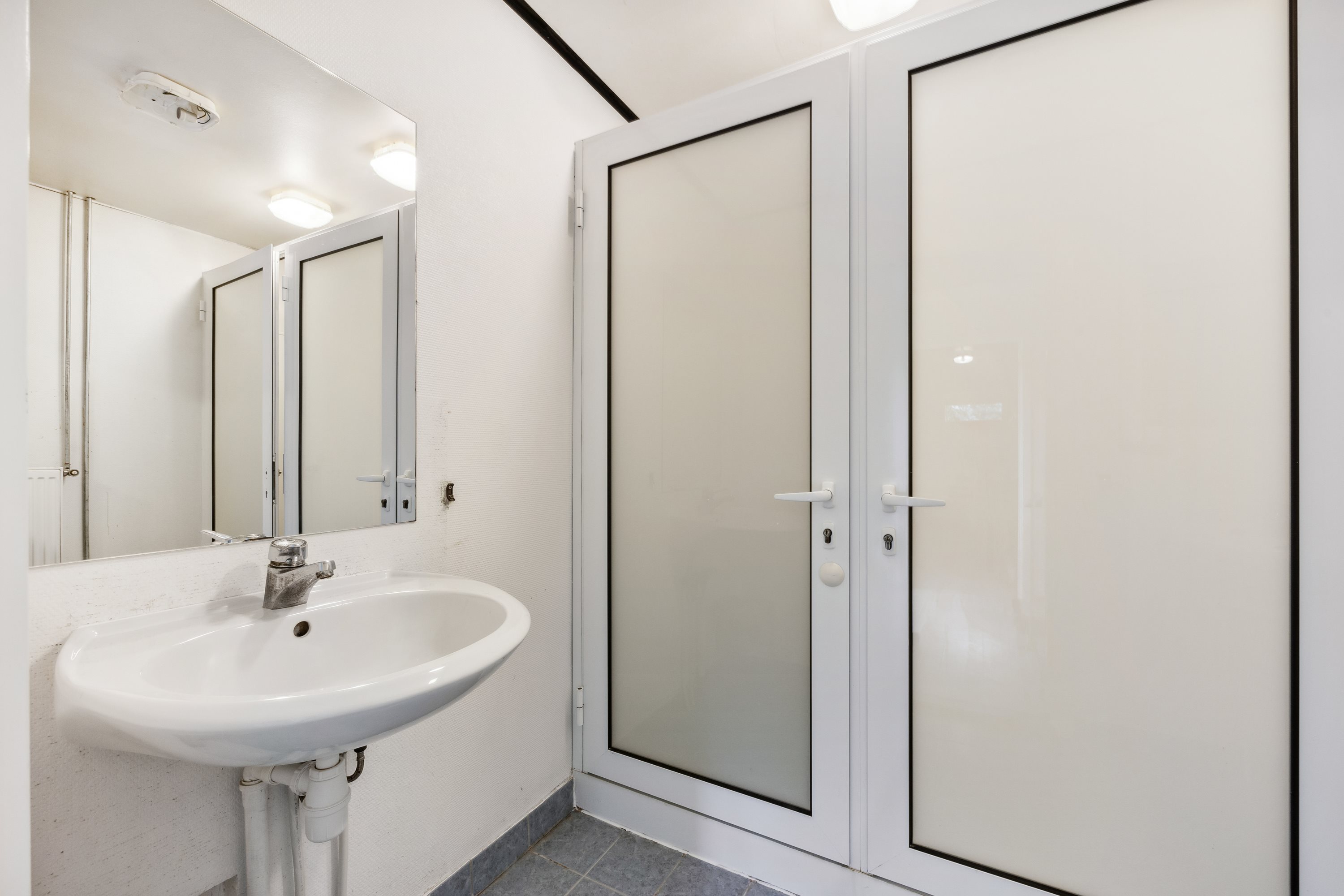 Fremhævet toilet billede i fuldskærmstilstand. Billede af Ishøj Bygade 51, 2635 Ishøj