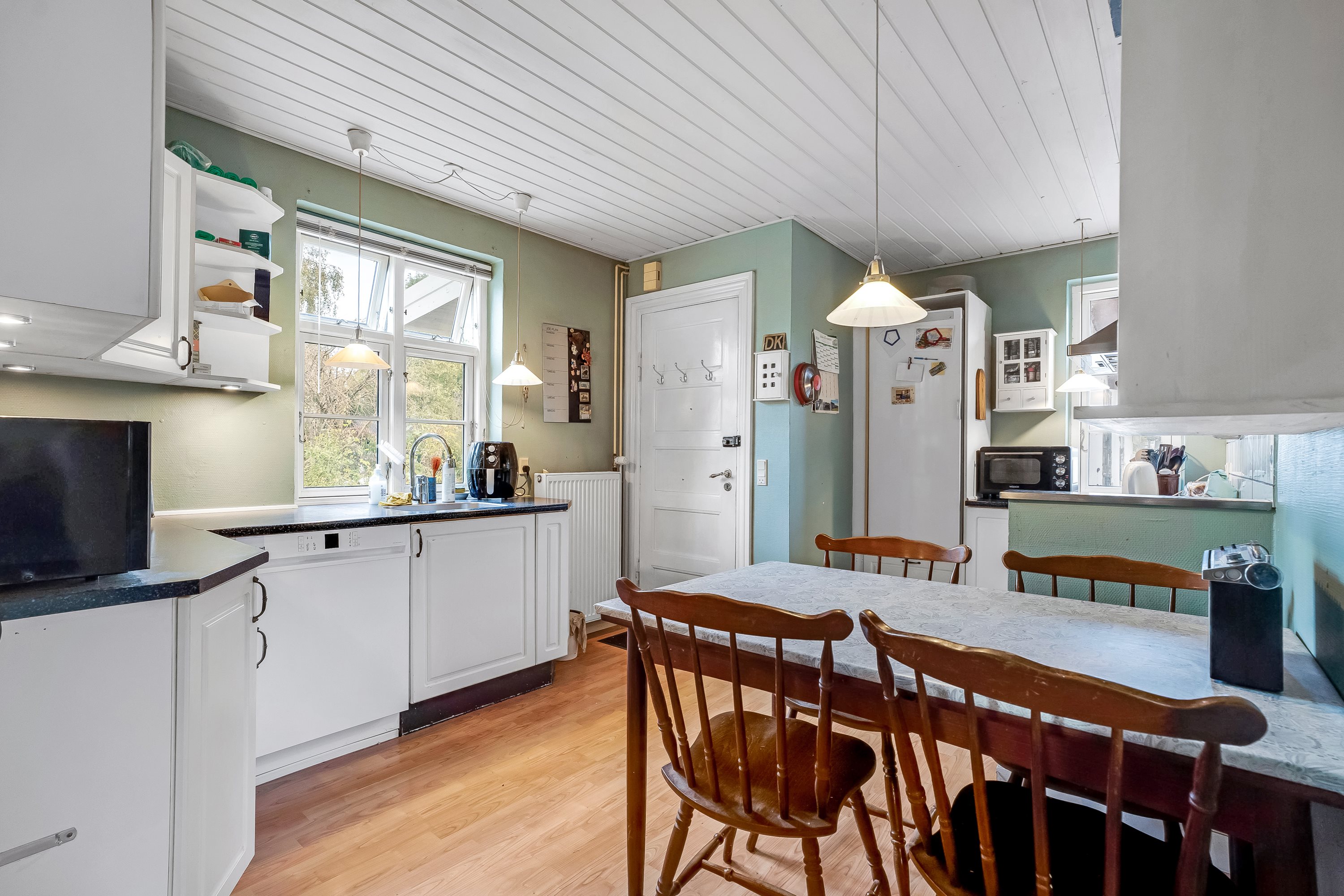 Fremhævet køkken billede i fuldskærmstilstand. Billede af Østervej 44, Vålse, 4840 Nørre Alslev