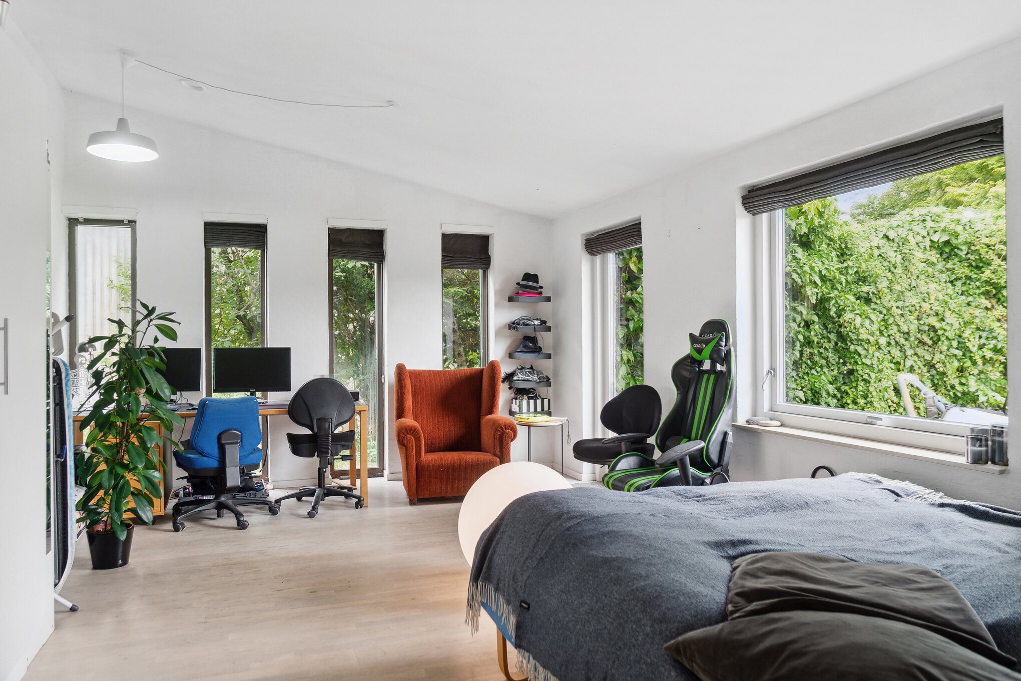 Fremhævet soveværelse billede i fuldskærmstilstand. Billede af Industriområdet 13, 8732 Hovedgård