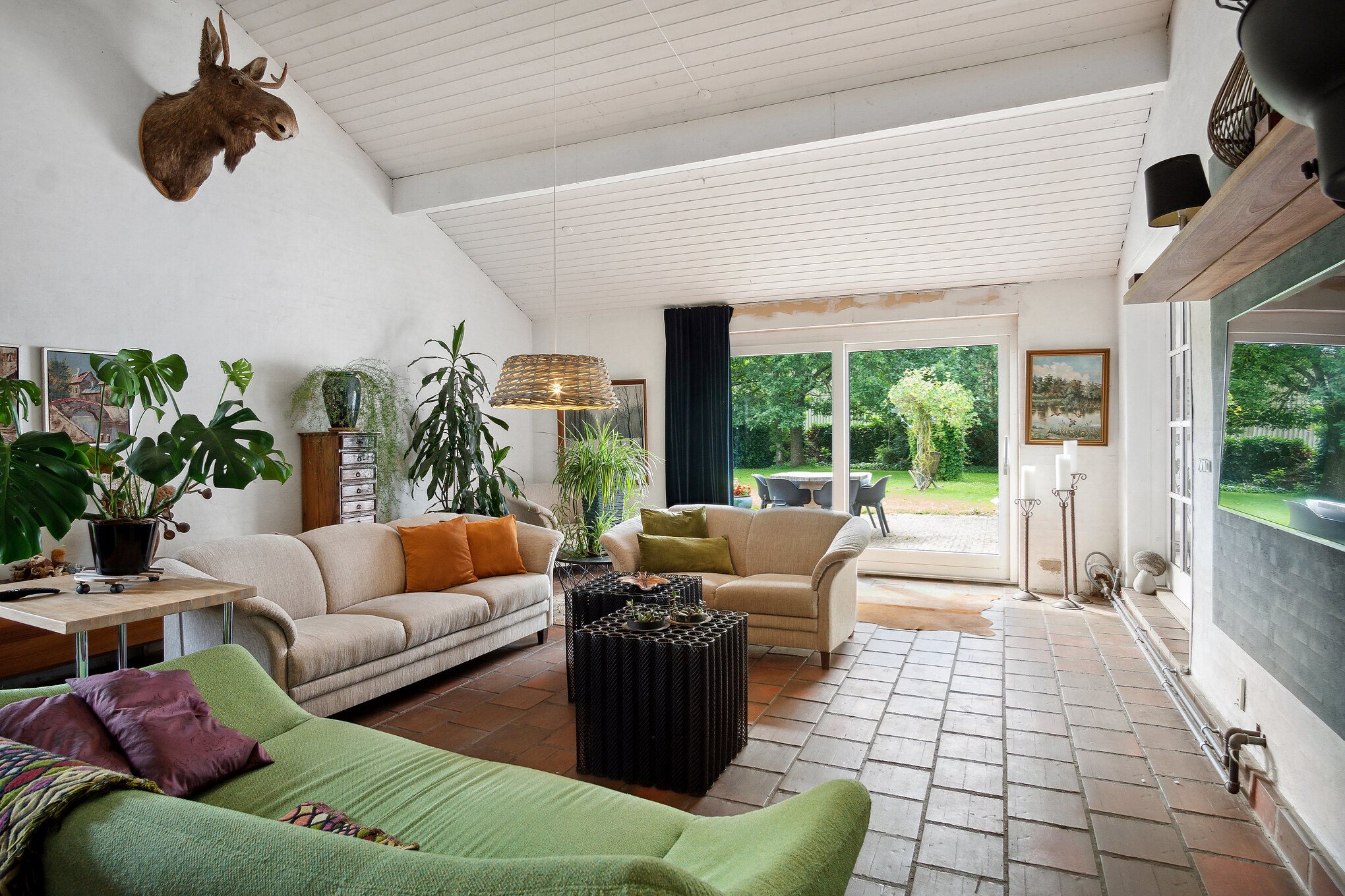 Fremhævet stue billede i fuldskærmstilstand. Billede af Industriområdet 13, 8732 Hovedgård