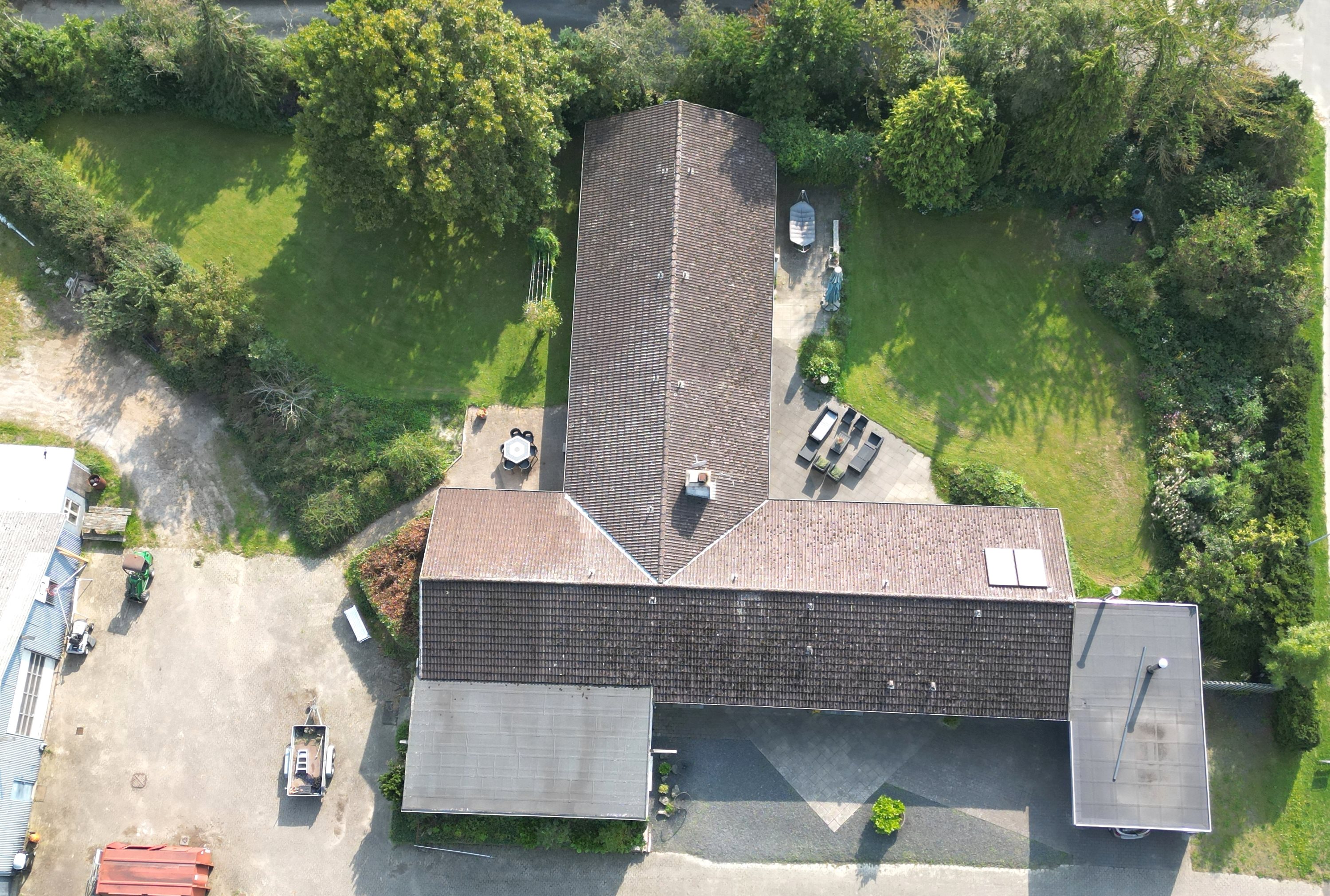 Fremhævet luftfoto billede i fuldskærmstilstand. Billede af Industriområdet 13, 8732 Hovedgård