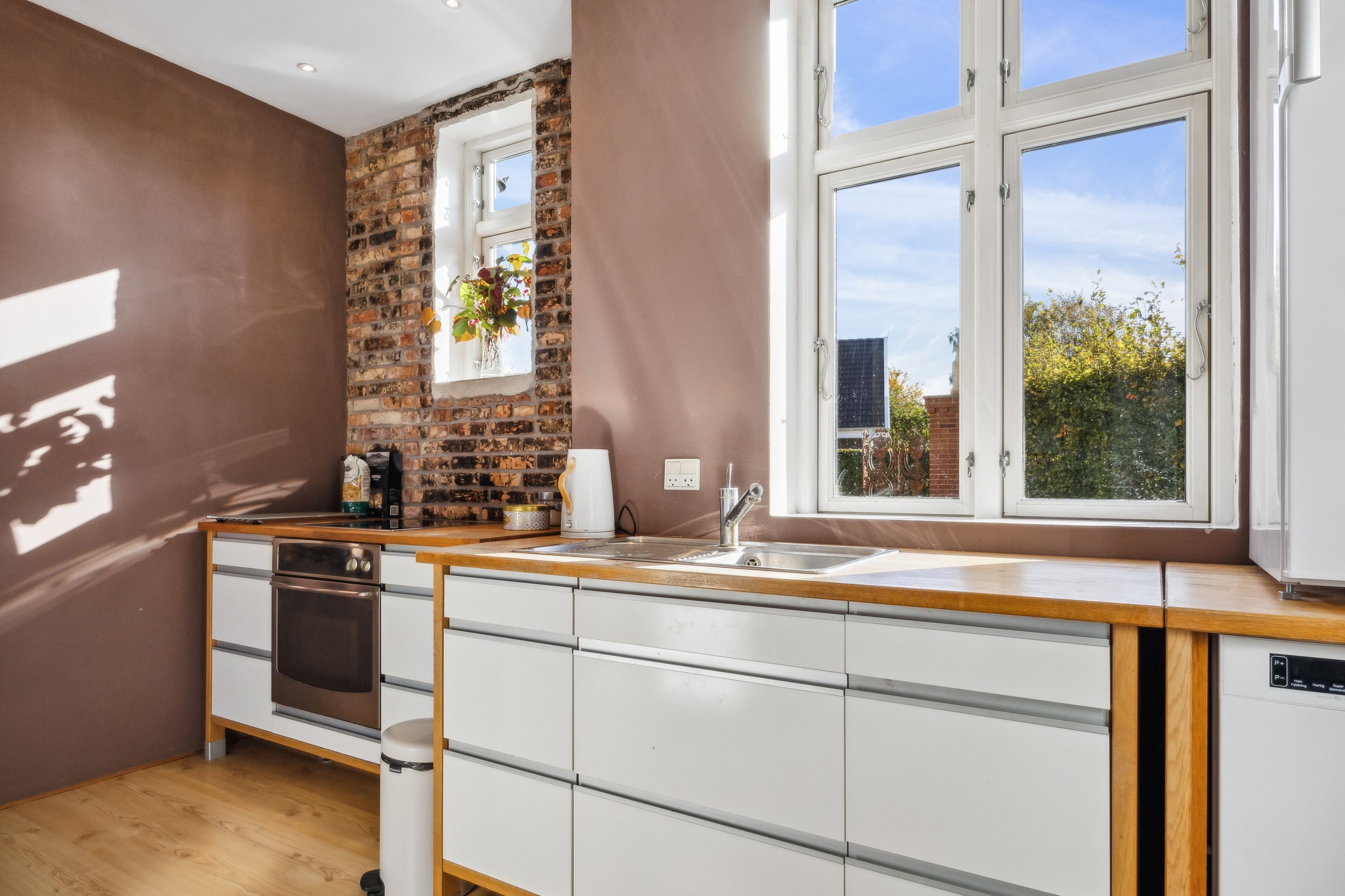 Fremhævet køkken billede i fuldskærmstilstand. Billede af Knudstrupvej 8, Løve, 4270 Høng