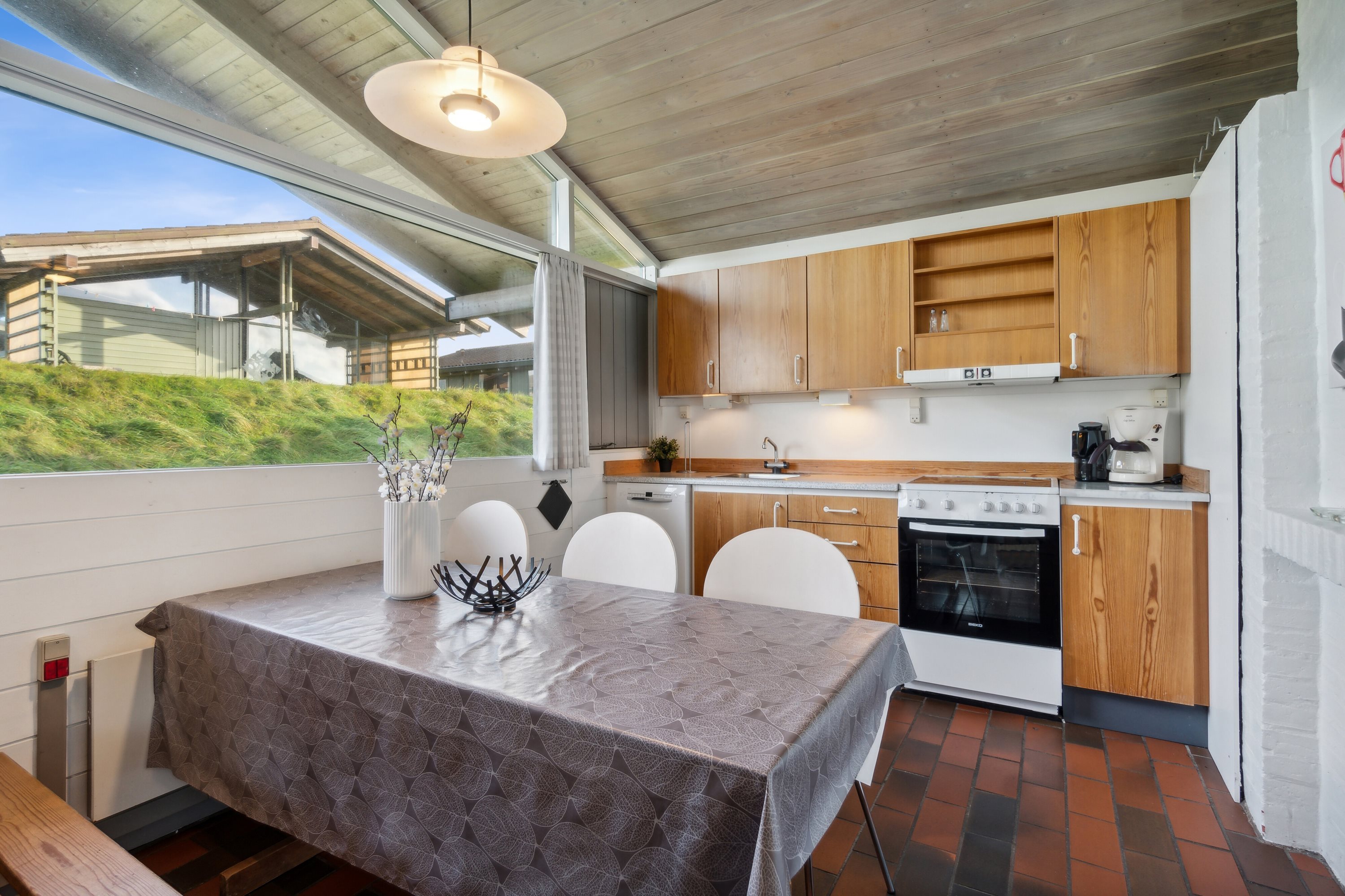 Fremhævet køkken billede i fuldskærmstilstand. Billede af Solskinsvej 58, Vigsø, 7730 Hanstholm