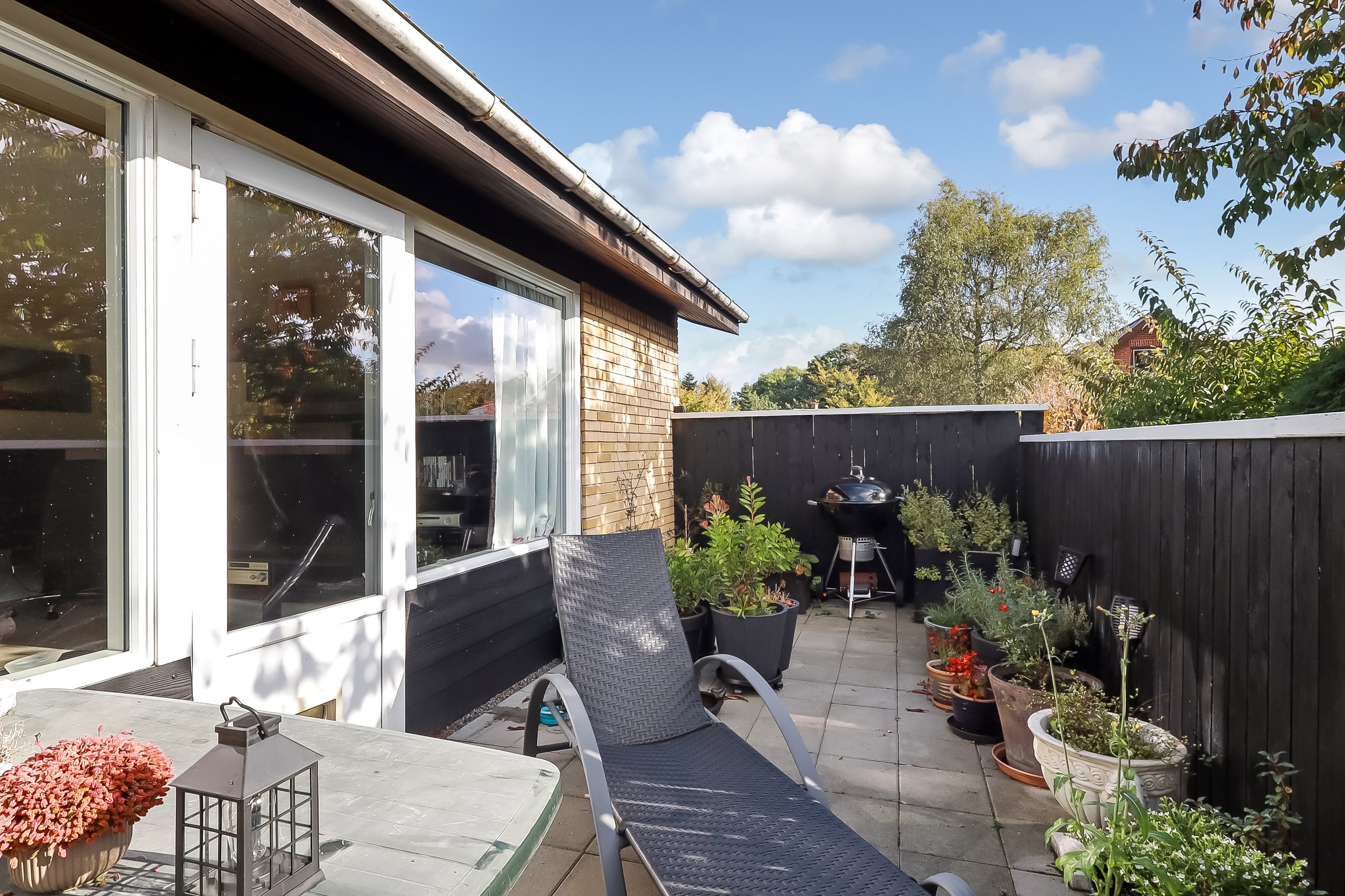 Fremhævet terrasse billede i fuldskærmstilstand. Billede af Trappebæksvej 27A, st.., 5700 Svendborg