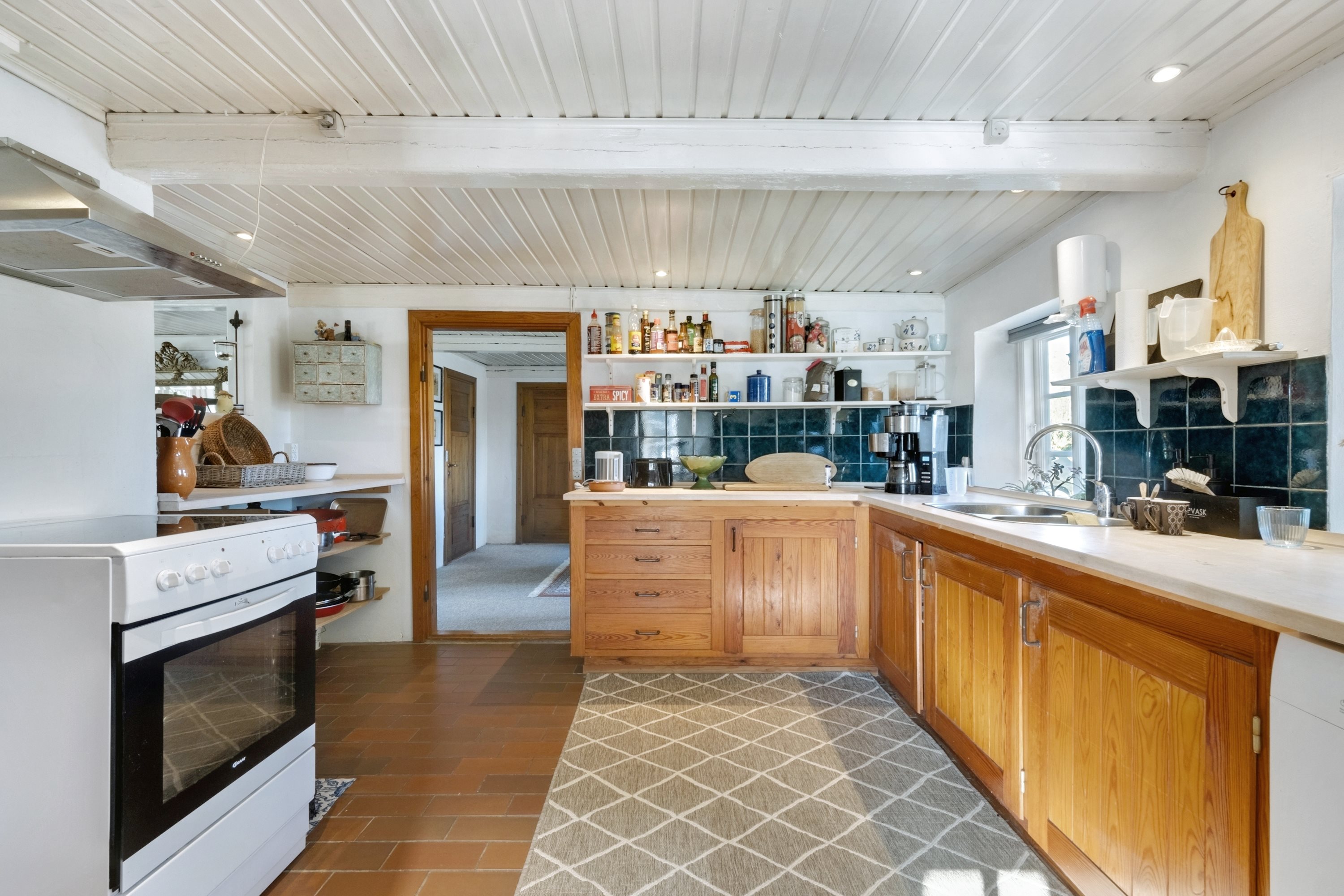 Fremhævet køkken billede i fuldskærmstilstand. Billede af Gammelløkkevej 1, 5985 Søby Ærø