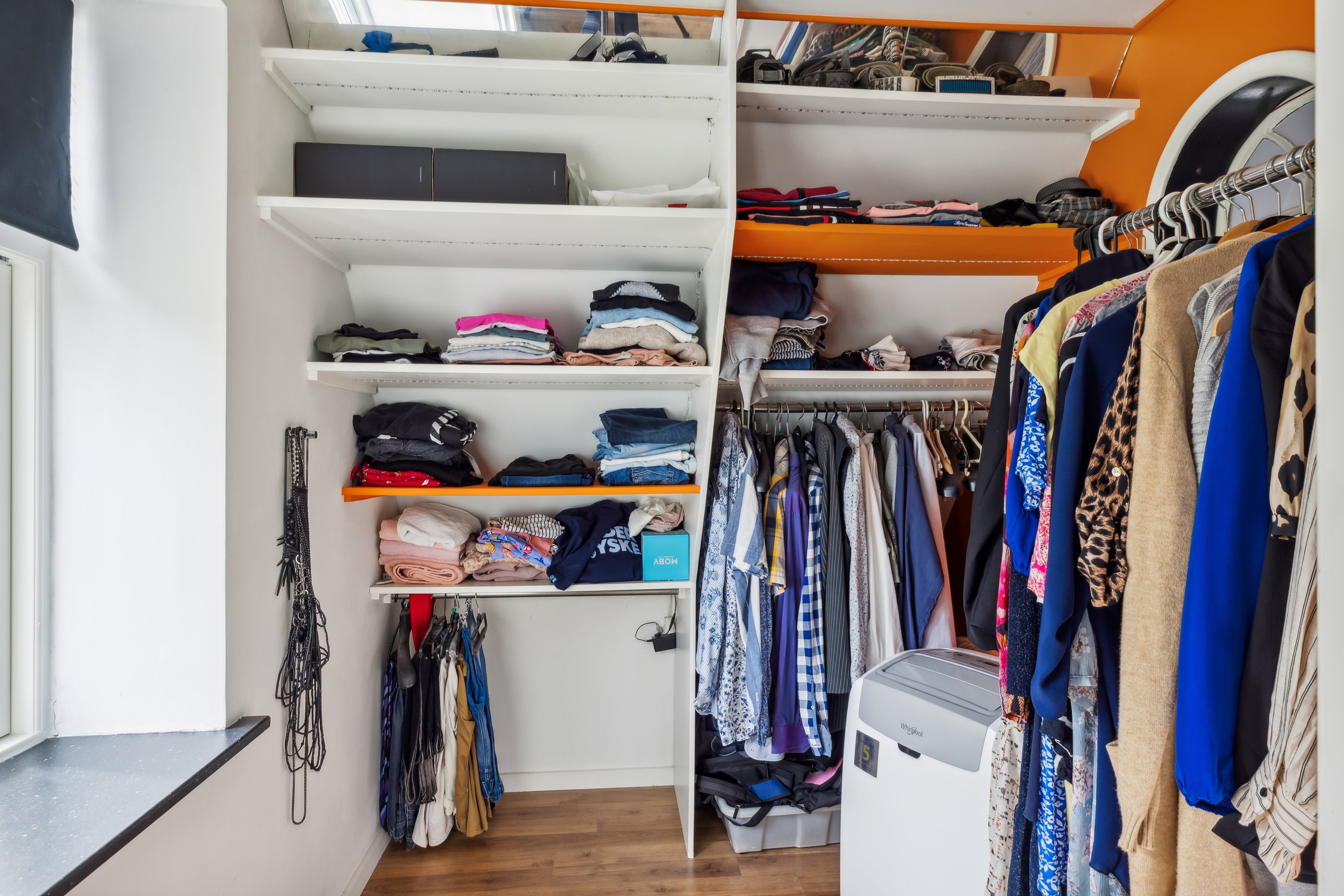 Fremhævet walkin closet billede i fuldskærmstilstand. Billede af Stubbækvej 2, Sønder-Hostrup, 6200 Aabenraa