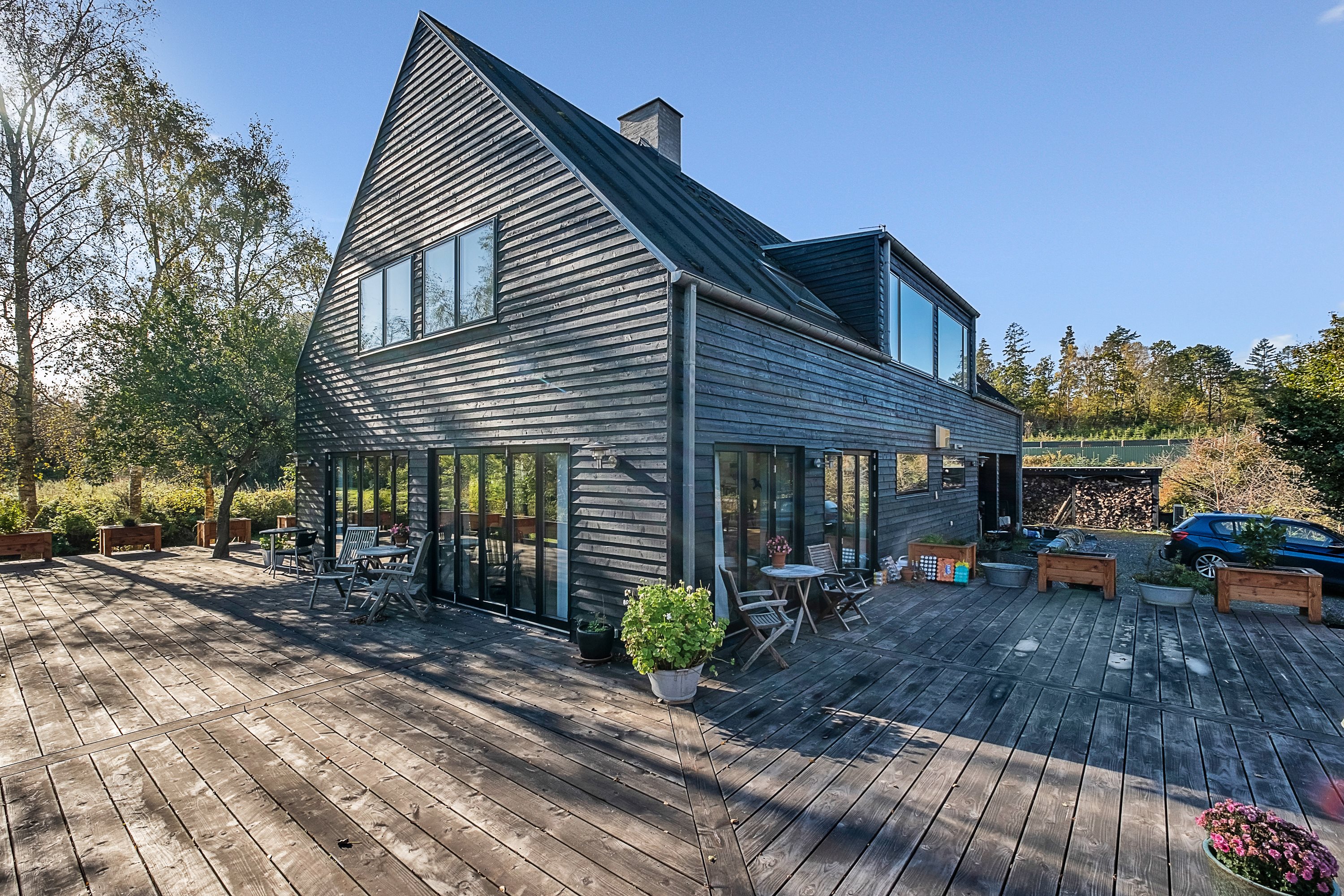 Miniaturebillede 2: terrasse. Billede af Hvidtvedgårdsvej 2, Rostved, 8410 Rønde