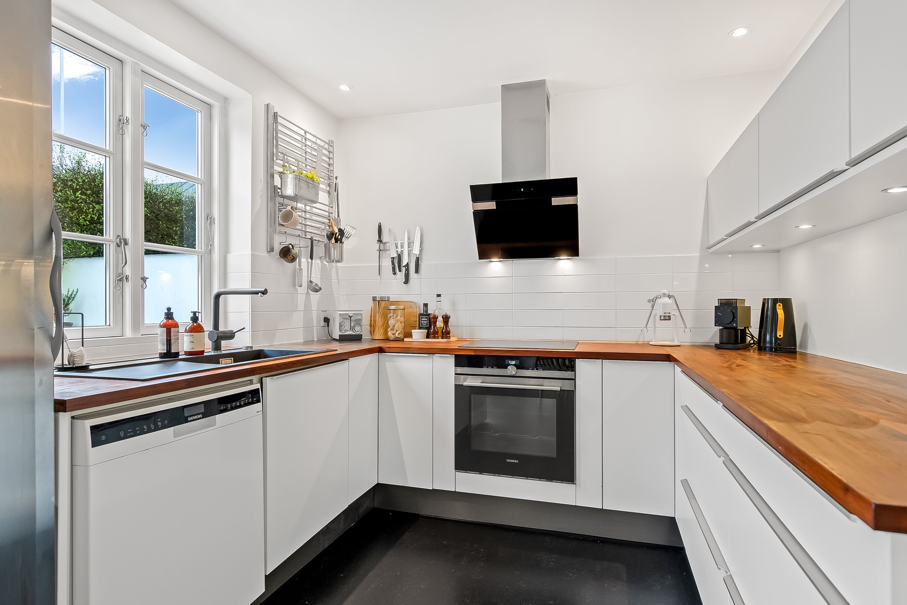 Fremhævet køkken billede i fuldskærmstilstand. Billede af Søvej 7, 7100 Vejle