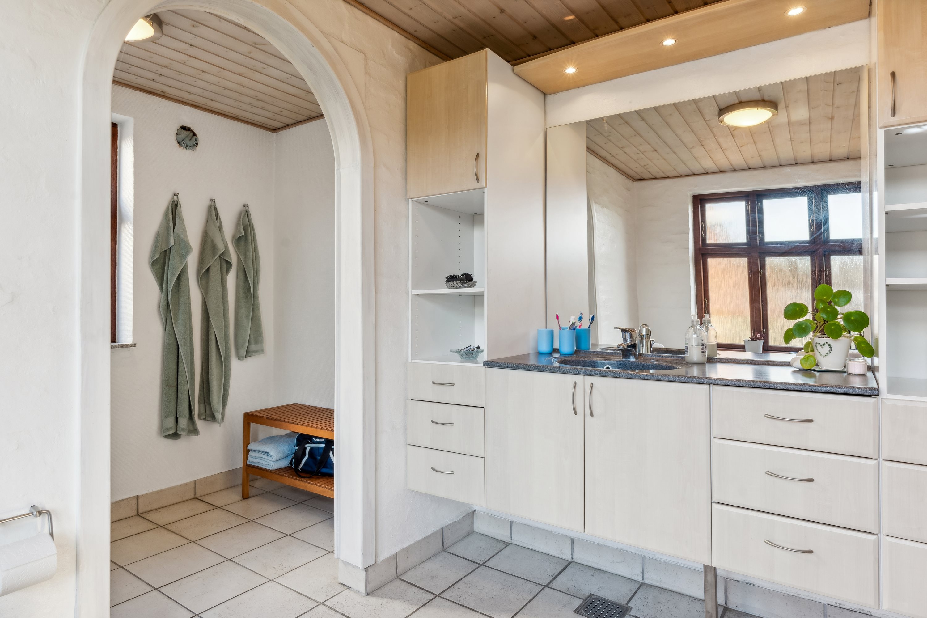 Fremhævet badeværelse billede i fuldskærmstilstand. Billede af Smedegade 12, Rårup, 7130 Juelsminde