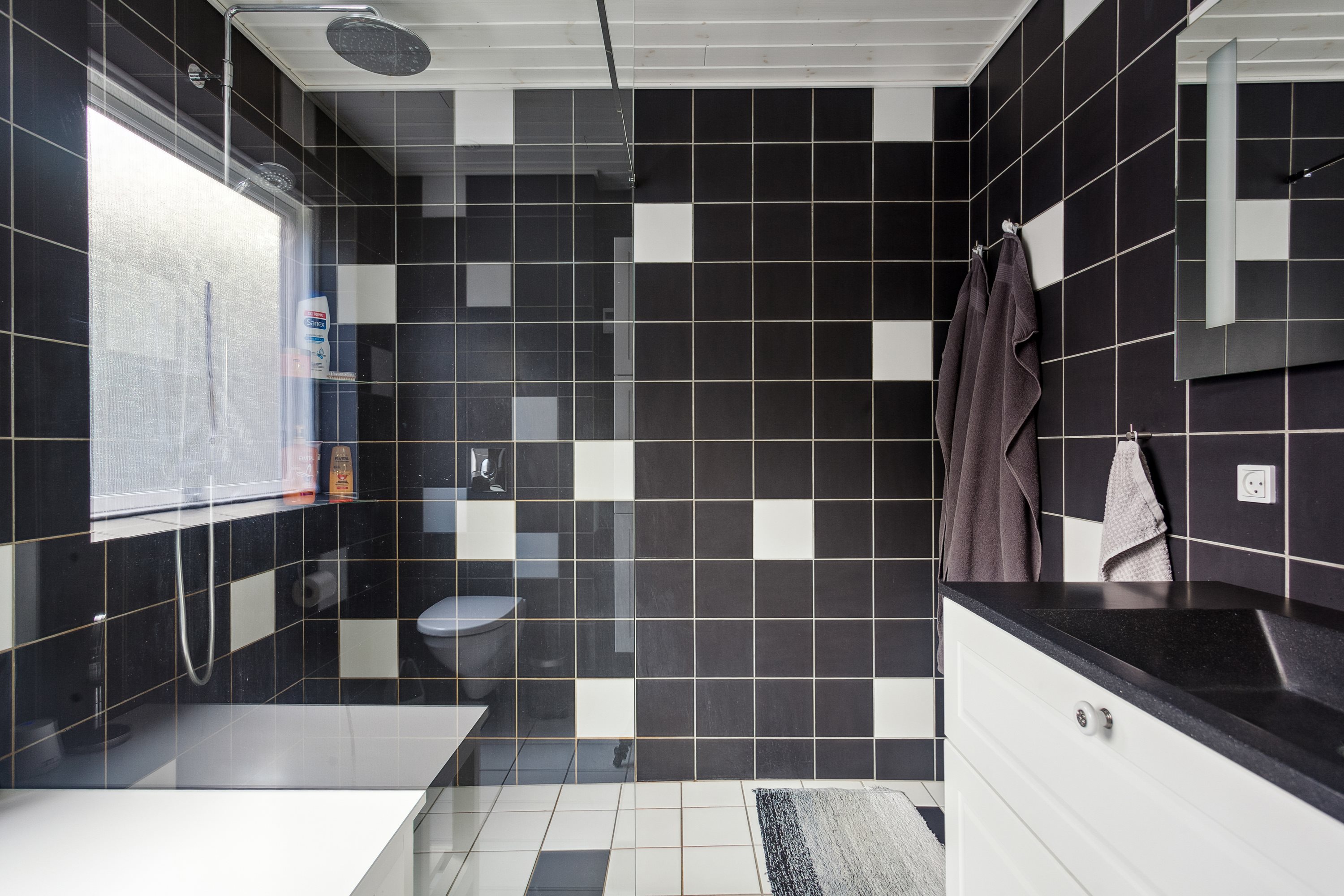 Fremhævet badeværelse billede i fuldskærmstilstand. Billede af Danzigmannvej 2A, Østerby, 9940 Læsø