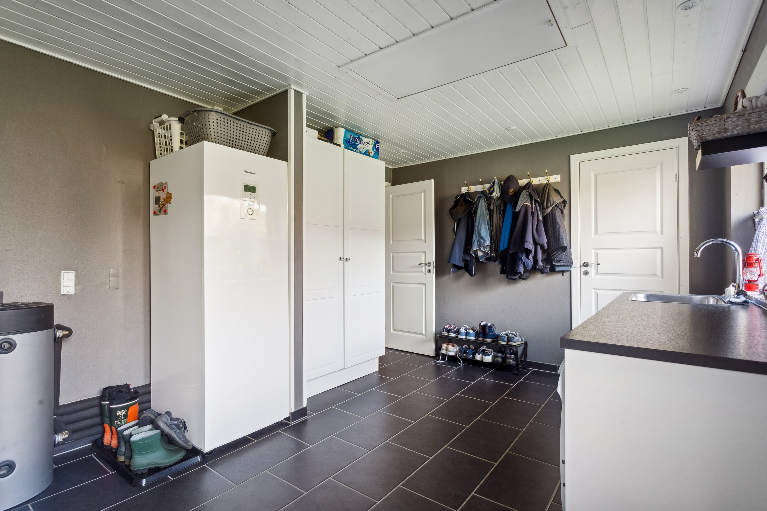 Fremhævet køkken billede i fuldskærmstilstand. Billede af Danzigmannvej 2A, Østerby, 9940 Læsø