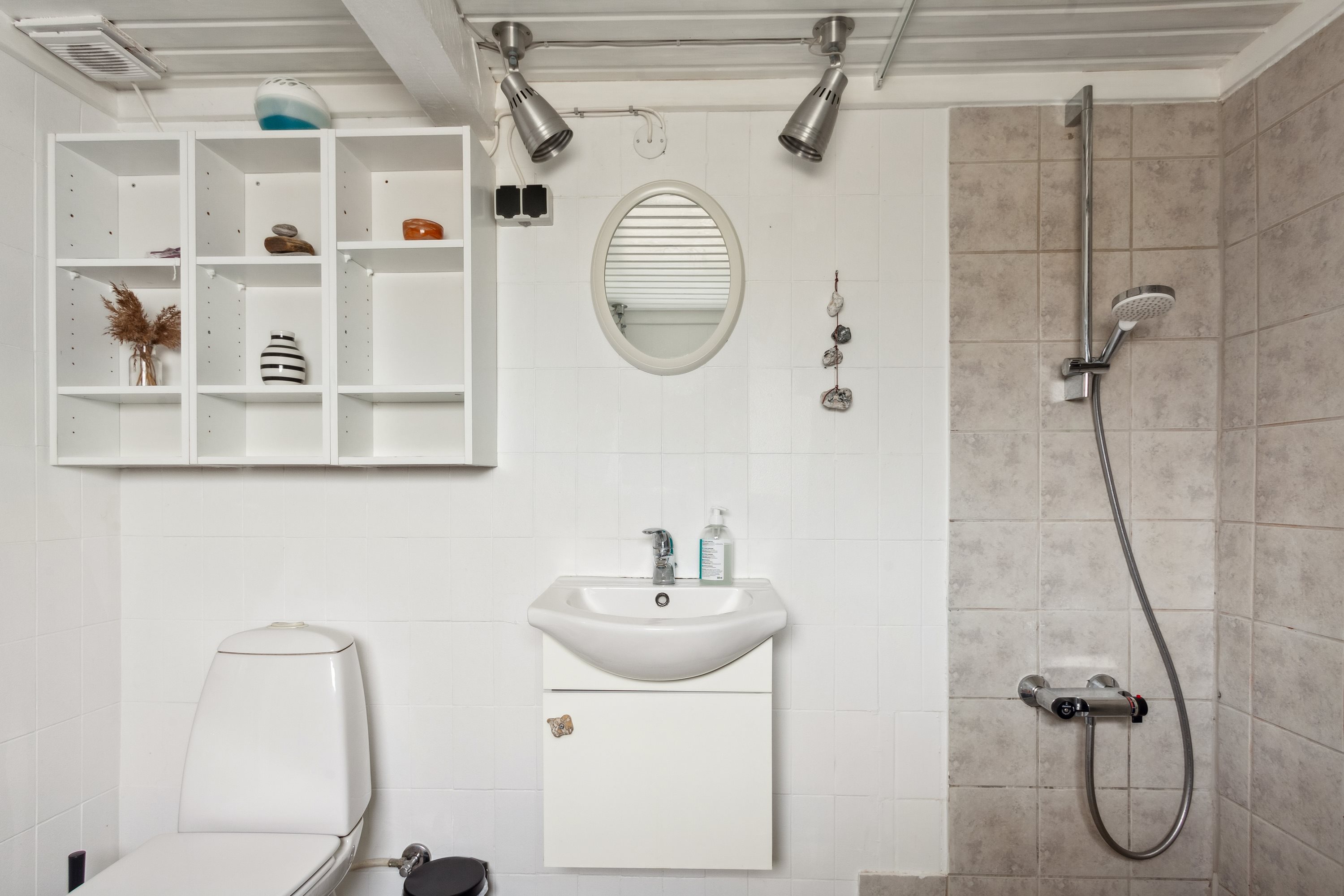 Fremhævet badeværelse billede i fuldskærmstilstand. Billede af Knæet 14, Vesterø Havn, 9940 Læsø