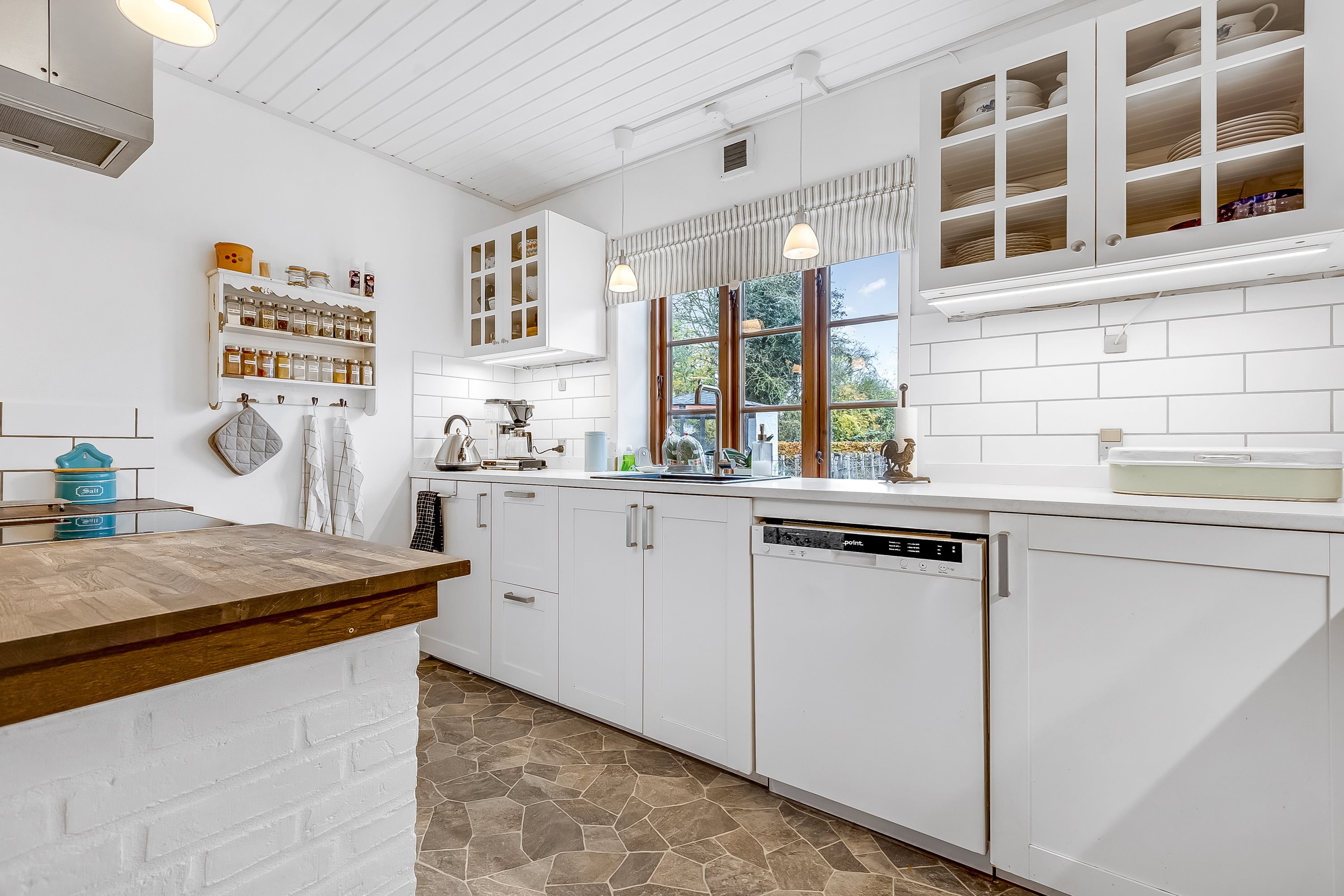 Fremhævet køkken billede i fuldskærmstilstand. Billede af Ubberup Bygade 4, 4400 Kalundborg