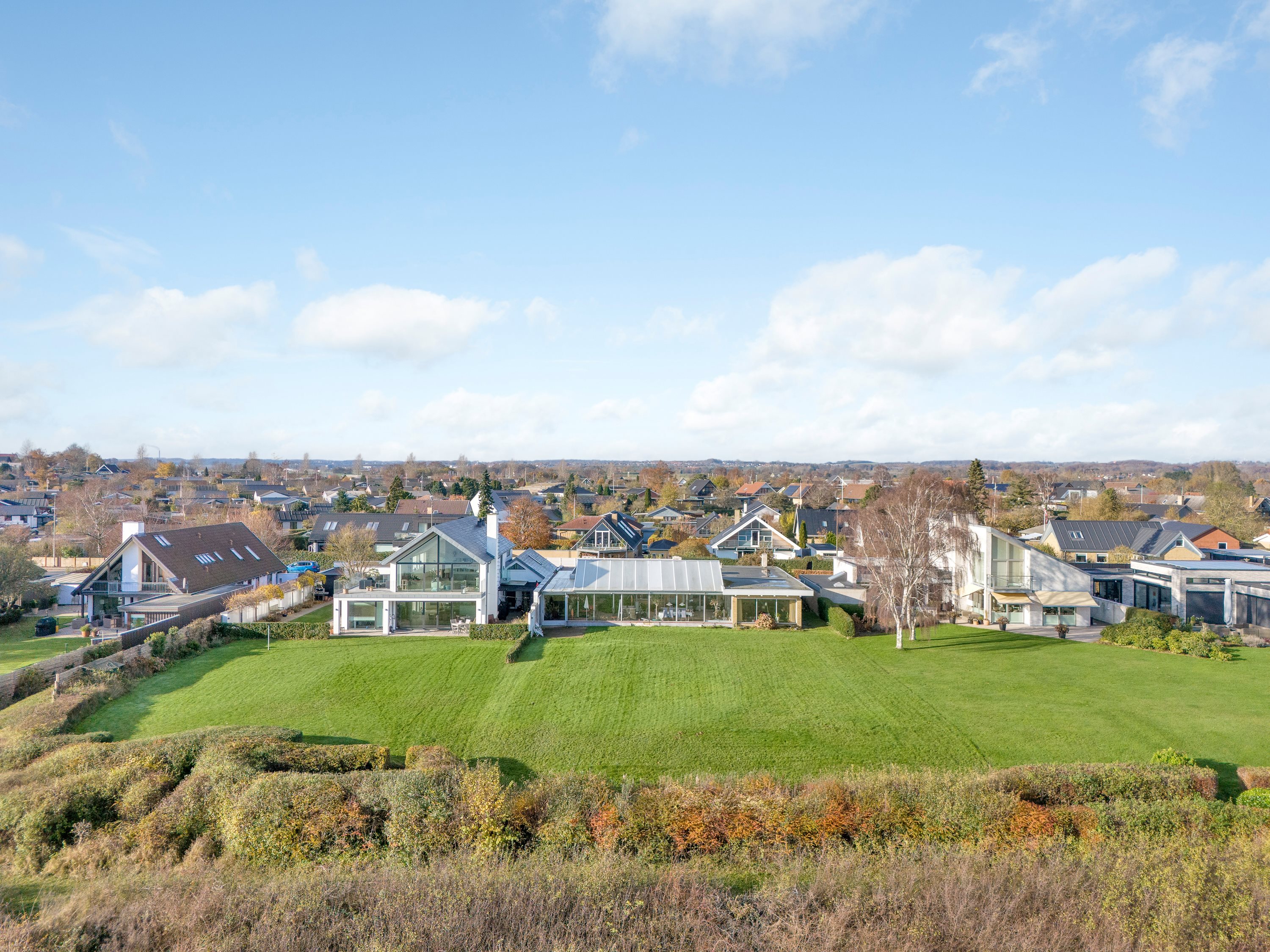 Fremhævet luftfoto billede i fuldskærmstilstand. Billede af Skæring Strandvej 34, 8250 Egå