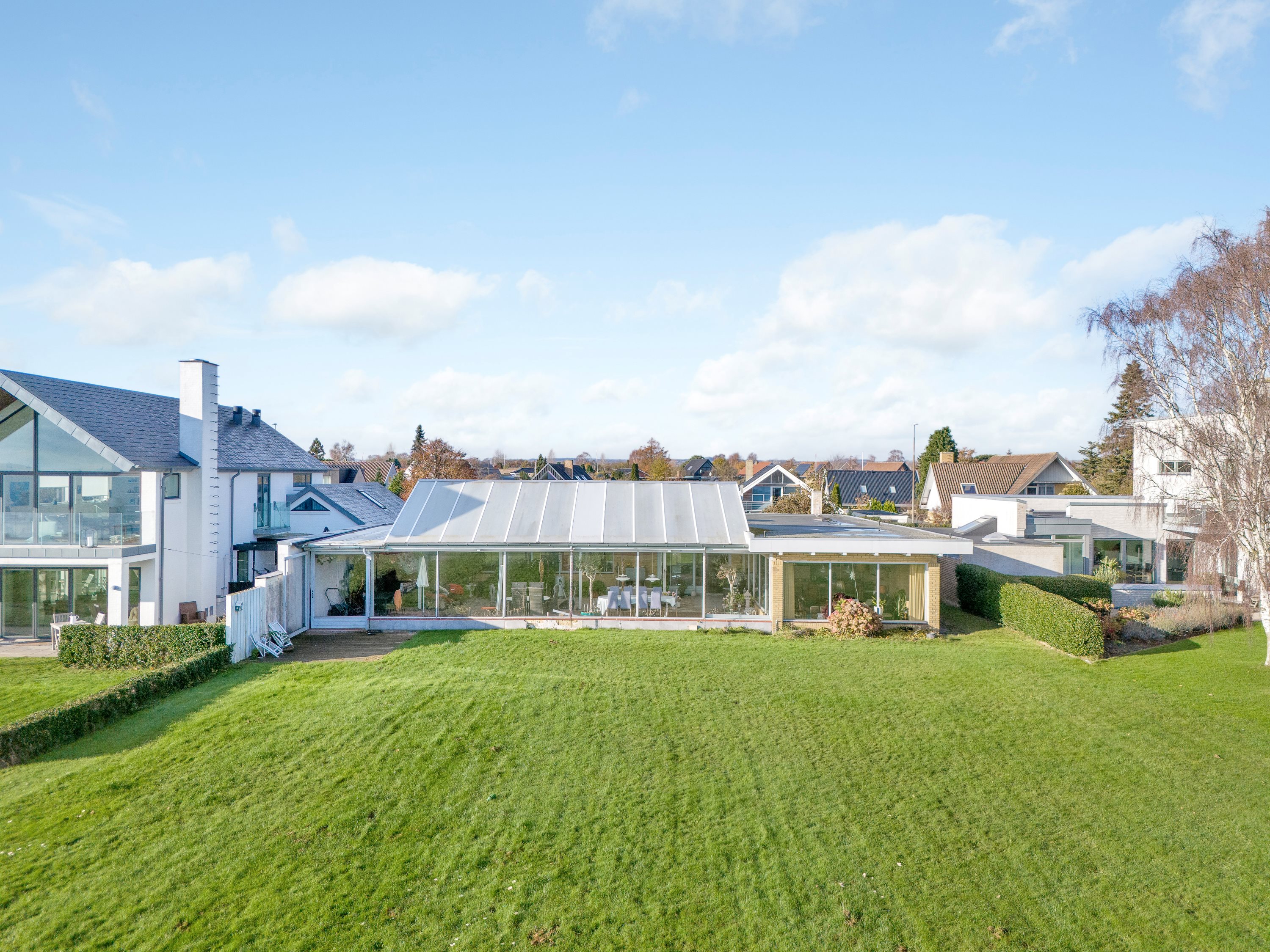 Miniaturebillede 2: ejendommen. Billede af Skæring Strandvej 34, 8250 Egå