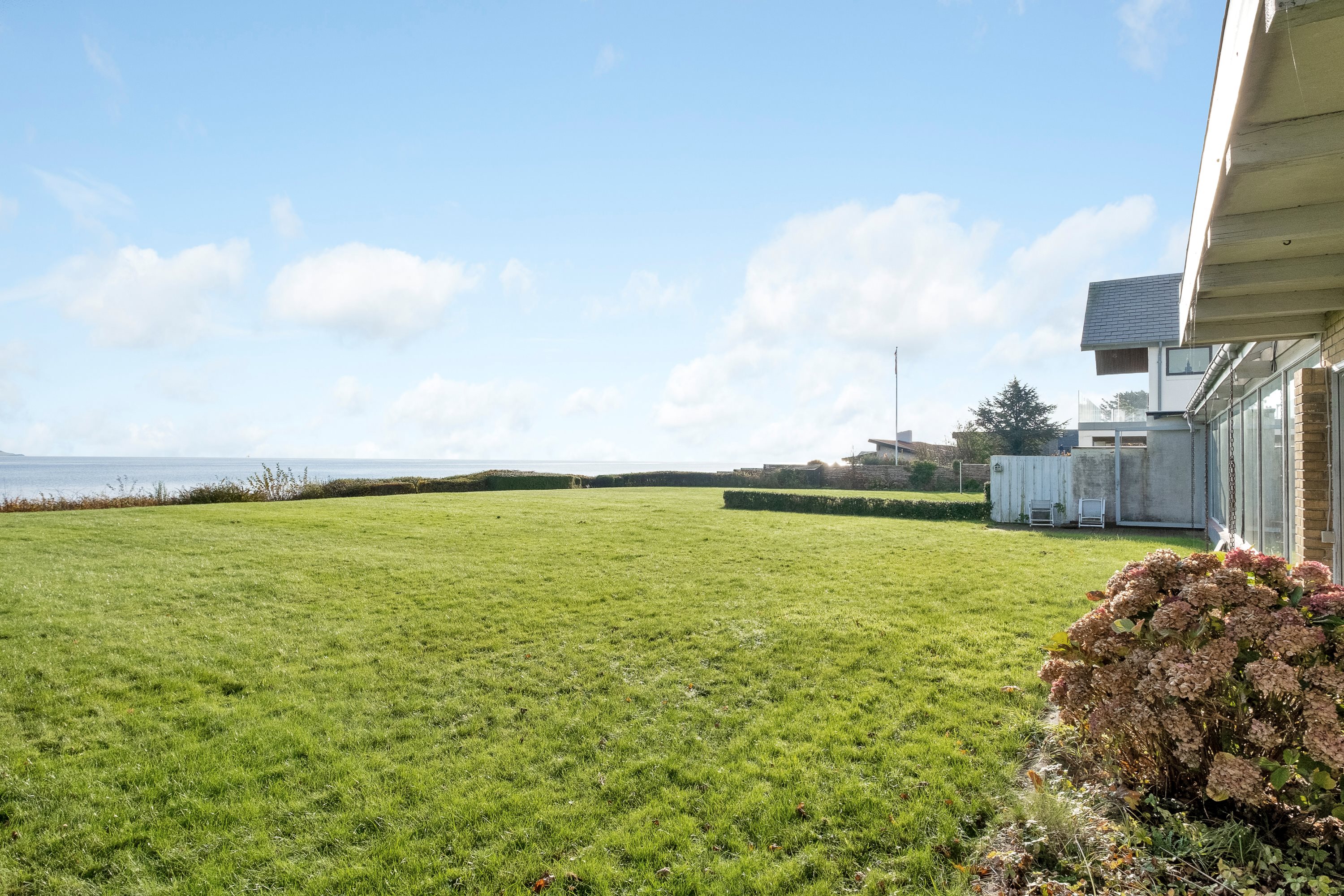 Fremhævet have billede i fuldskærmstilstand. Billede af Skæring Strandvej 34, 8250 Egå