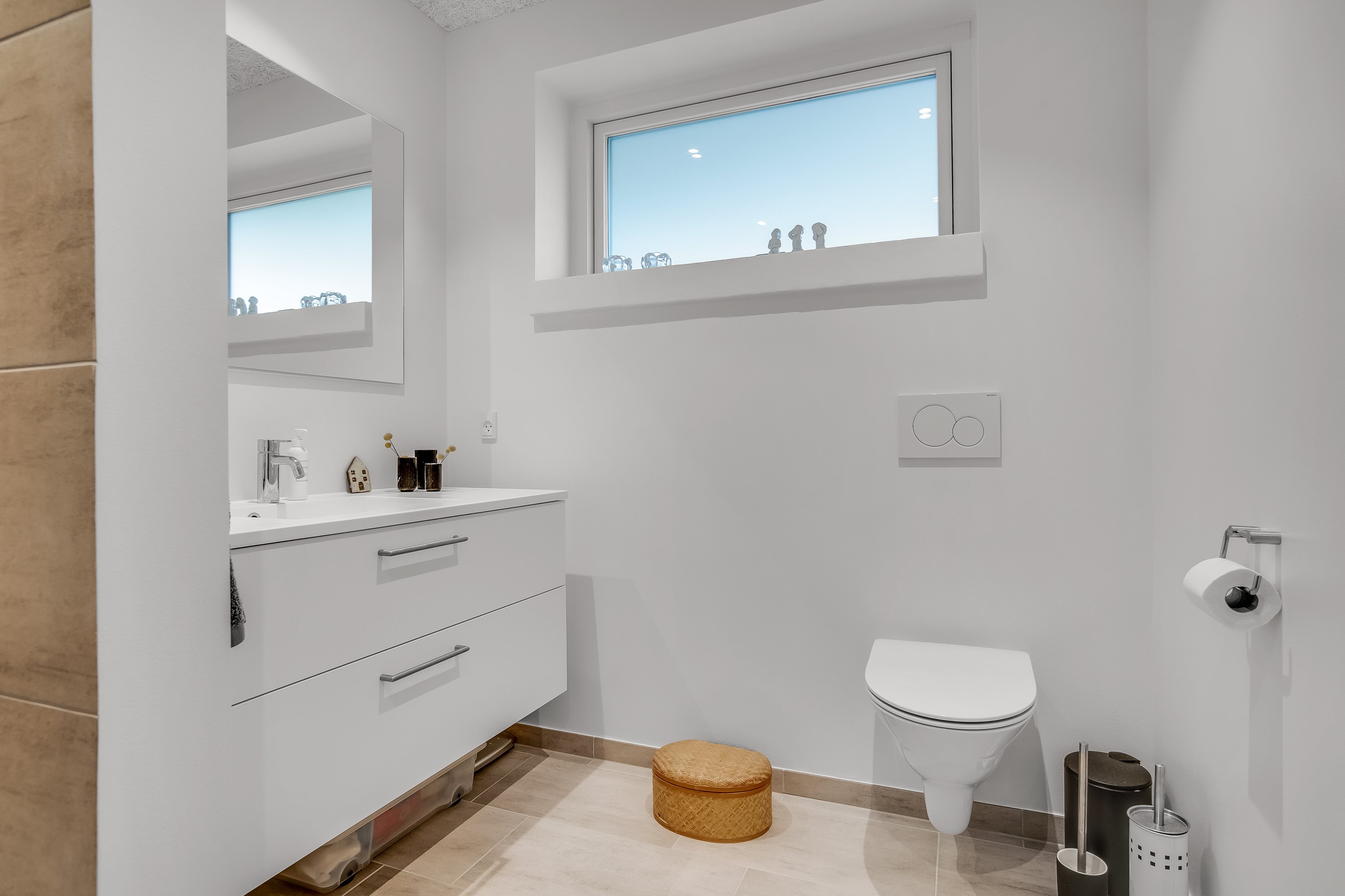 Fremhævet badeværelse billede i fuldskærmstilstand. Billede af Engholmgård 28, Tvis, 7500 Holstebro