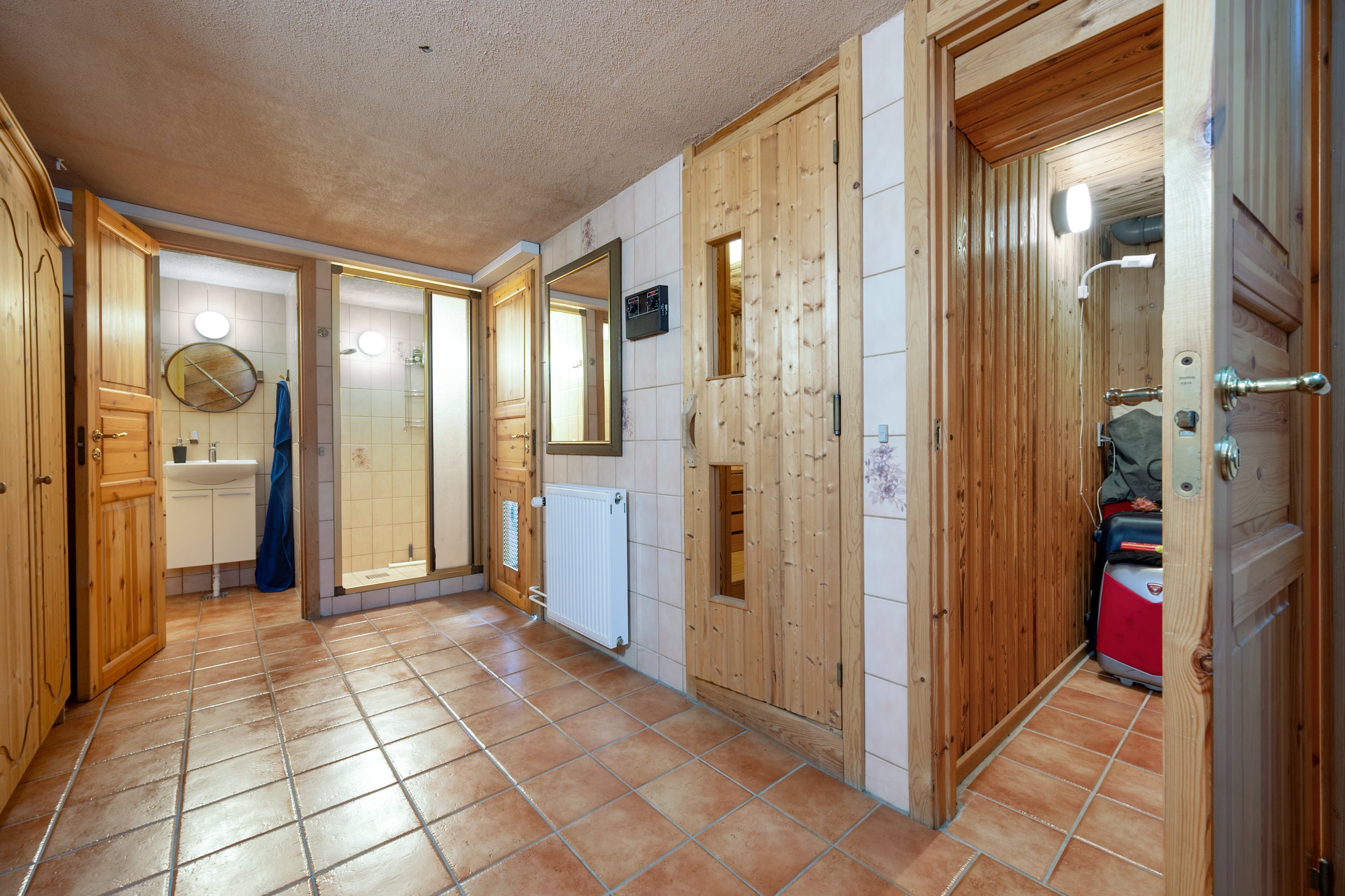 Fremhævet gang billede i fuldskærmstilstand. Billede af Smakkegårdsvej 65, 2820 Gentofte