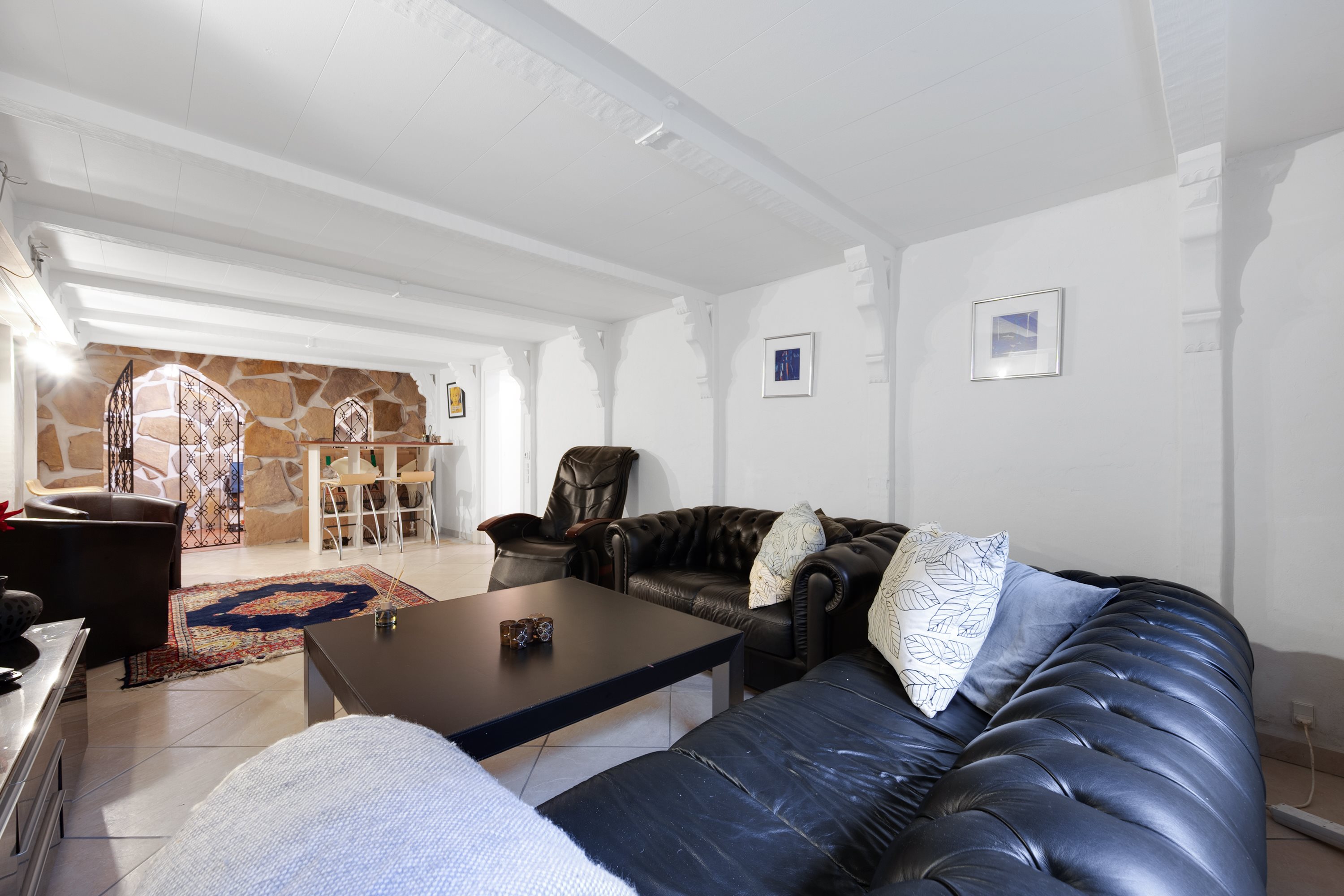 Fremhævet stue billede i fuldskærmstilstand. Billede af Smakkegårdsvej 65, 2820 Gentofte