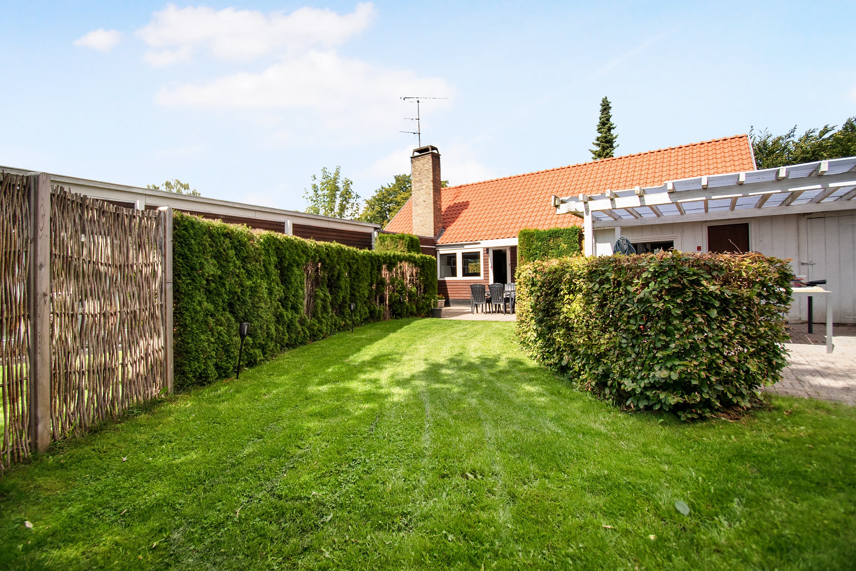 Fremhævet ejendommen billede i fuldskærmstilstand. Billede af Smakkegårdsvej 65, 2820 Gentofte