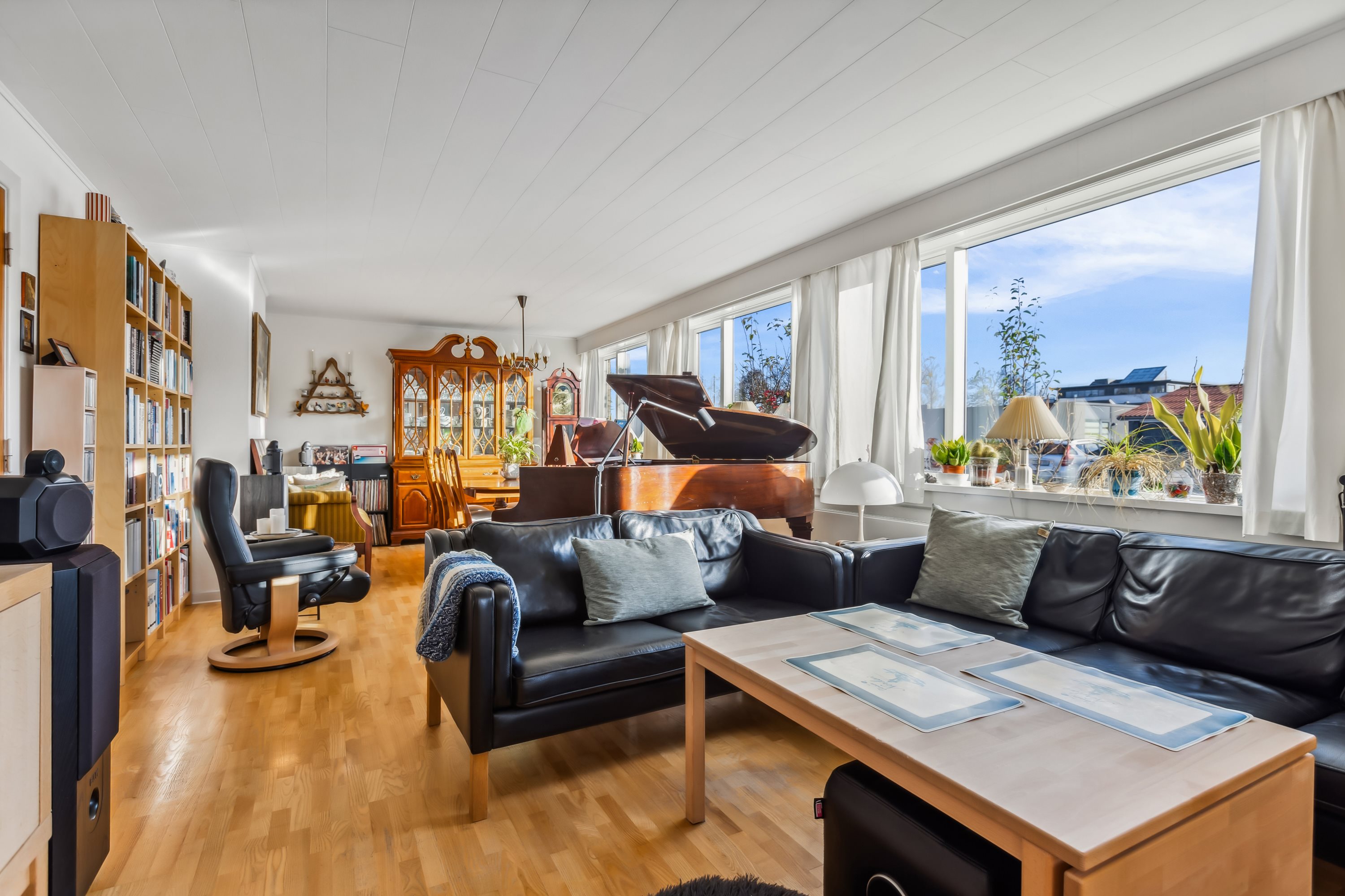 Fremhævet stue billede i fuldskærmstilstand. Billede af Bredbjergvej 35, 5230 Odense M