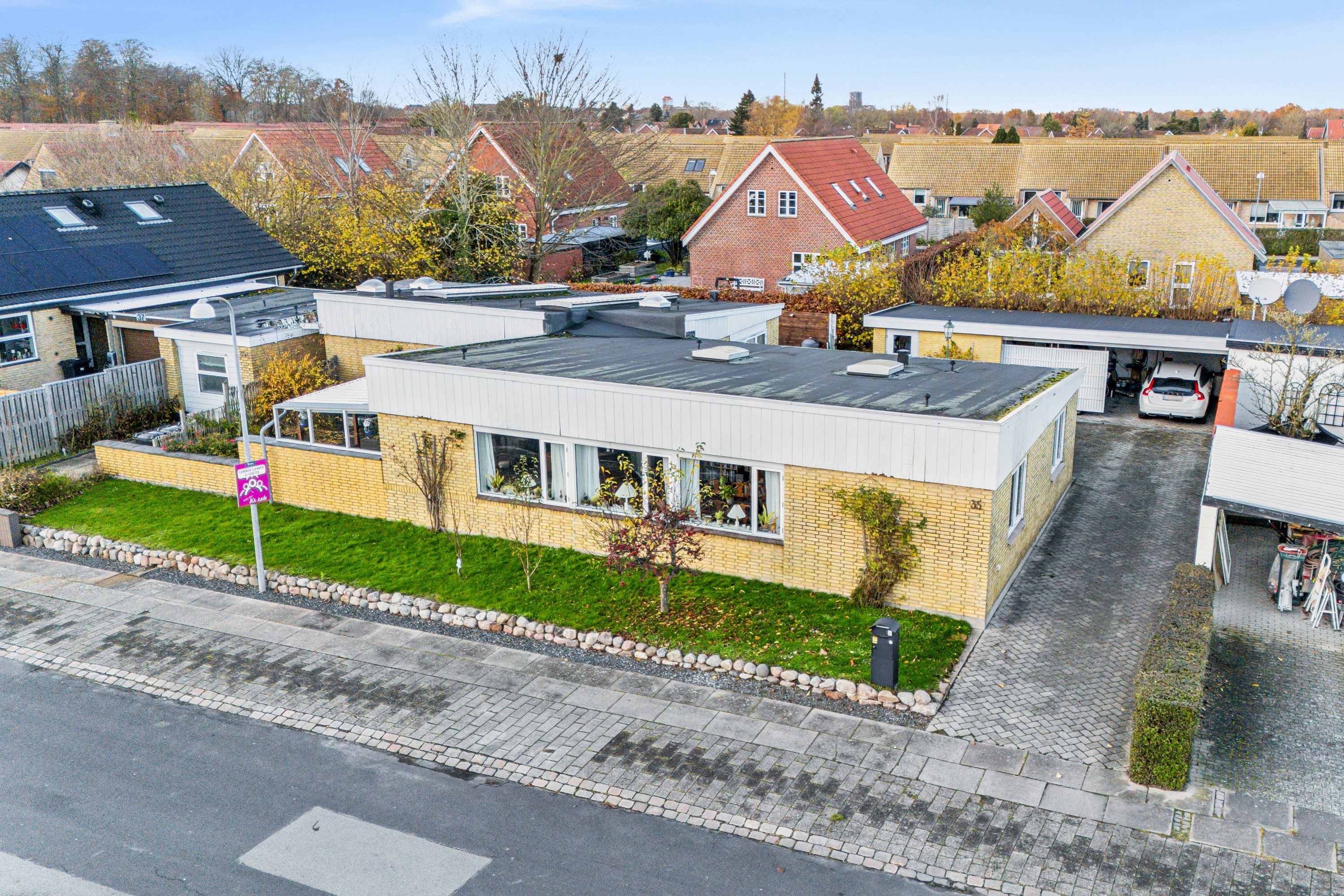 Fremhævet luftfoto billede i fuldskærmstilstand. Billede af Bredbjergvej 35, 5230 Odense M