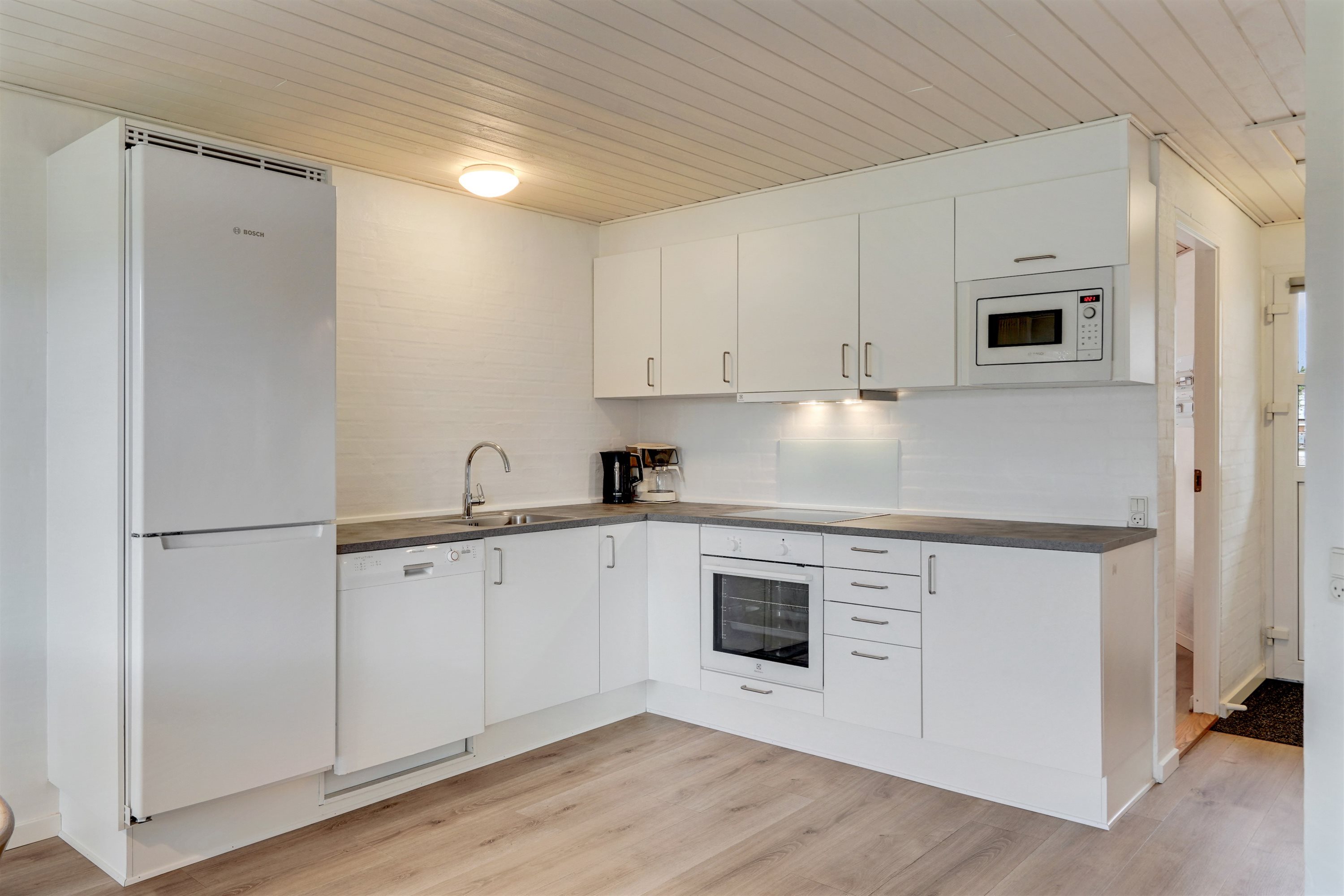 Fremhævet køkken billede i fuldskærmstilstand. Billede af Hovej 4A, 55., 6857 Blåvand