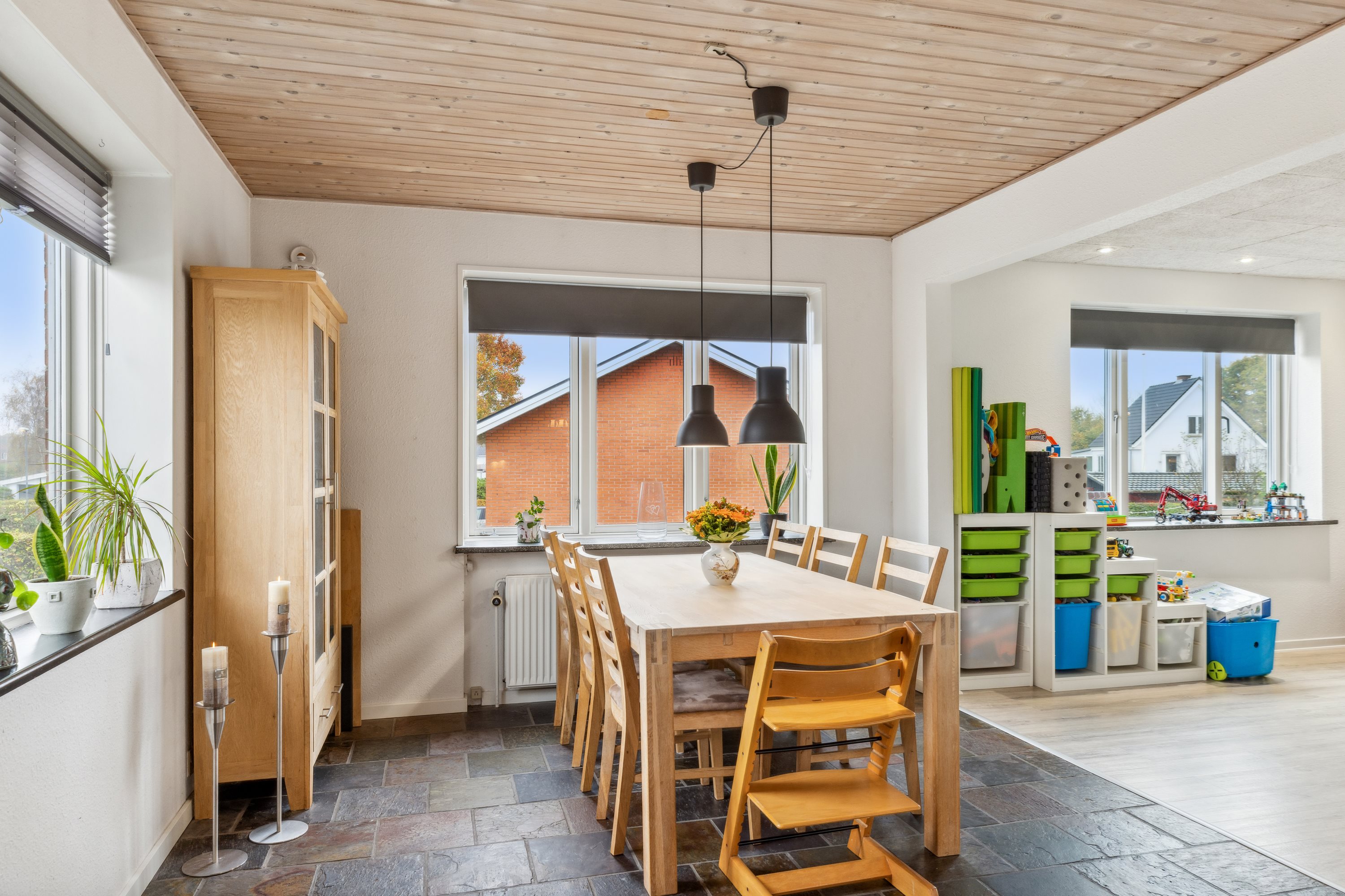 Fremhævet stue billede i fuldskærmstilstand. Billede af Kirkegårdsvej 41, 6300 Gråsten