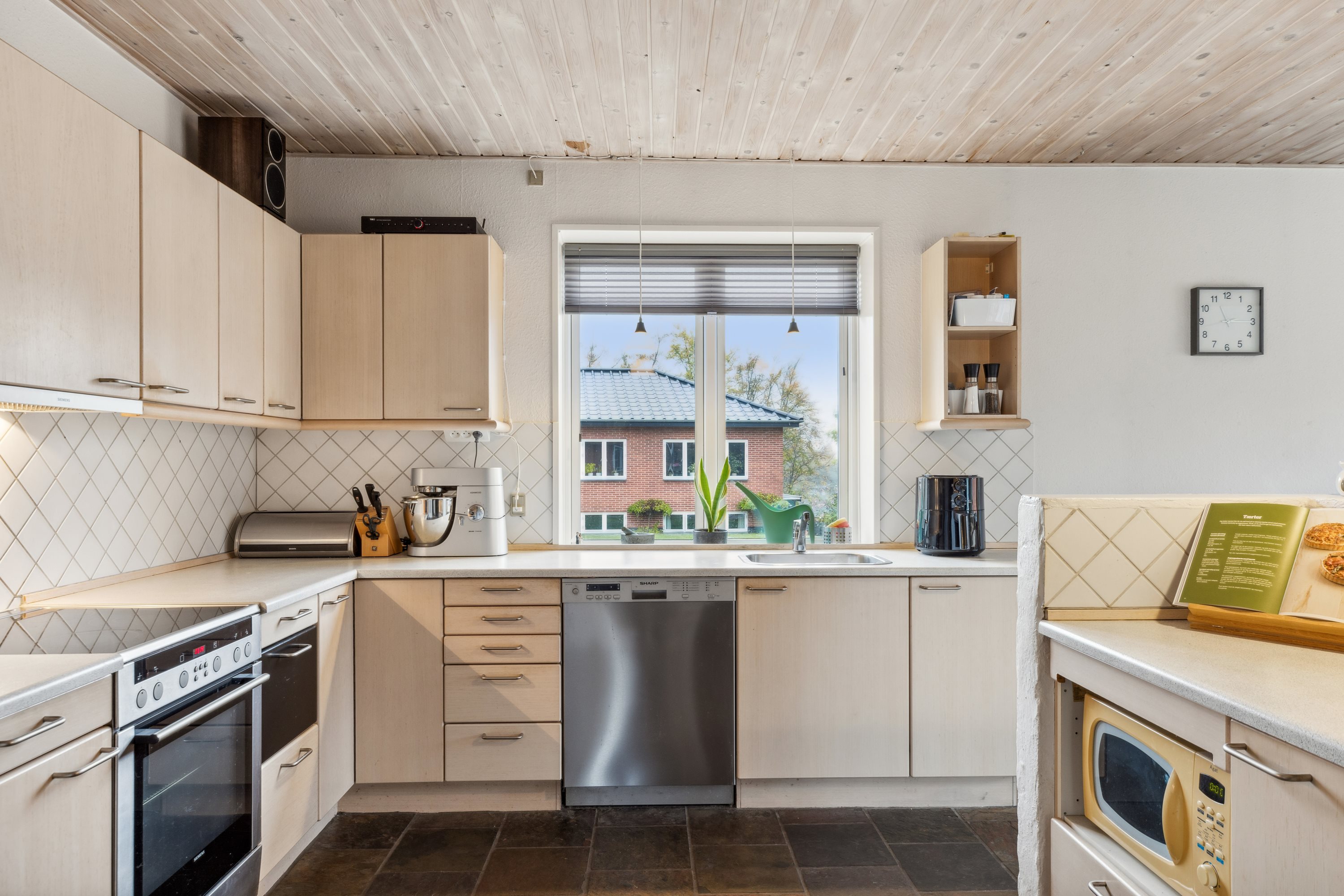 Fremhævet køkken billede i fuldskærmstilstand. Billede af Kirkegårdsvej 41, 6300 Gråsten