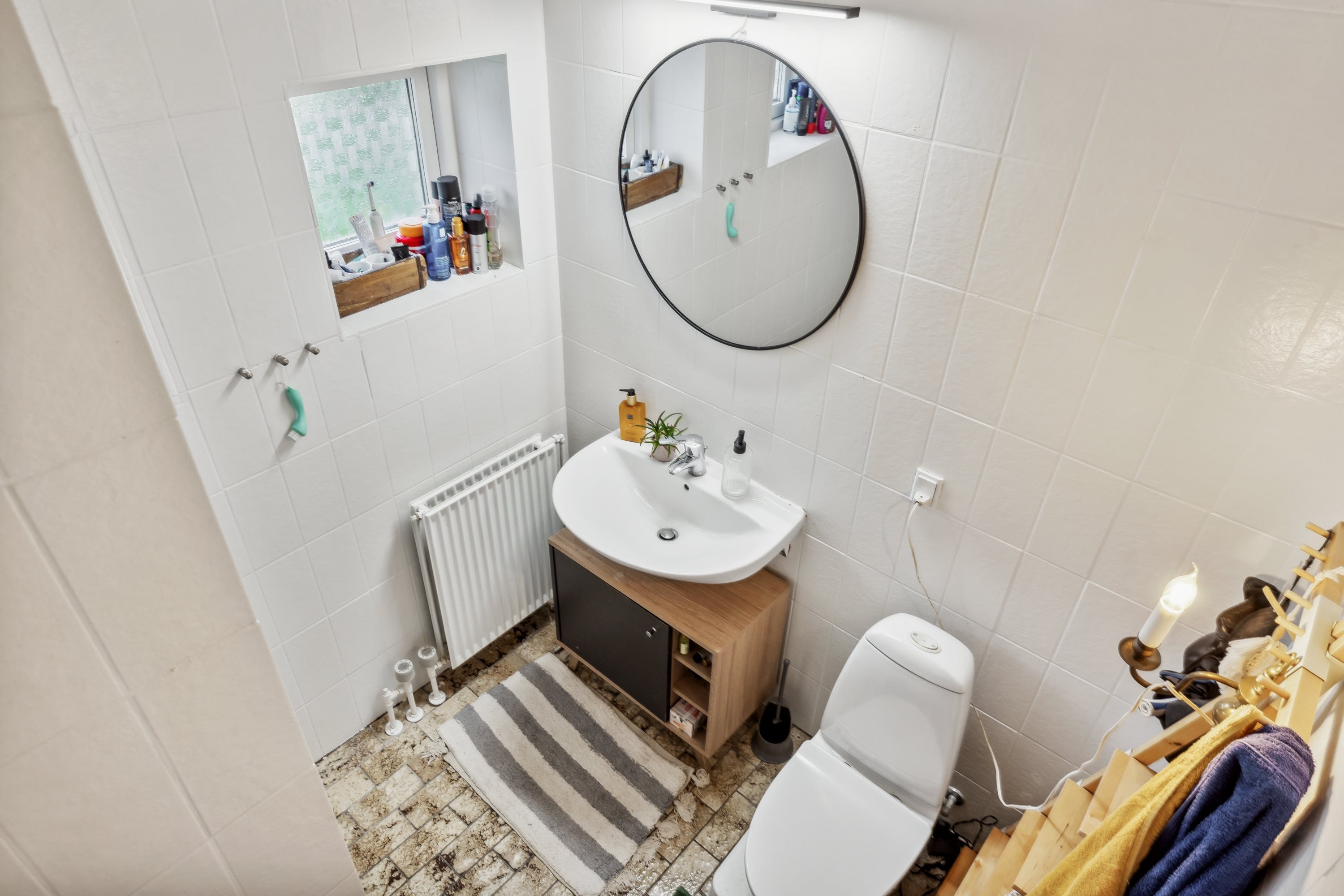 Fremhævet badeværelse billede i fuldskærmstilstand. Billede af Dyrkobbel 144, 6300 Gråsten