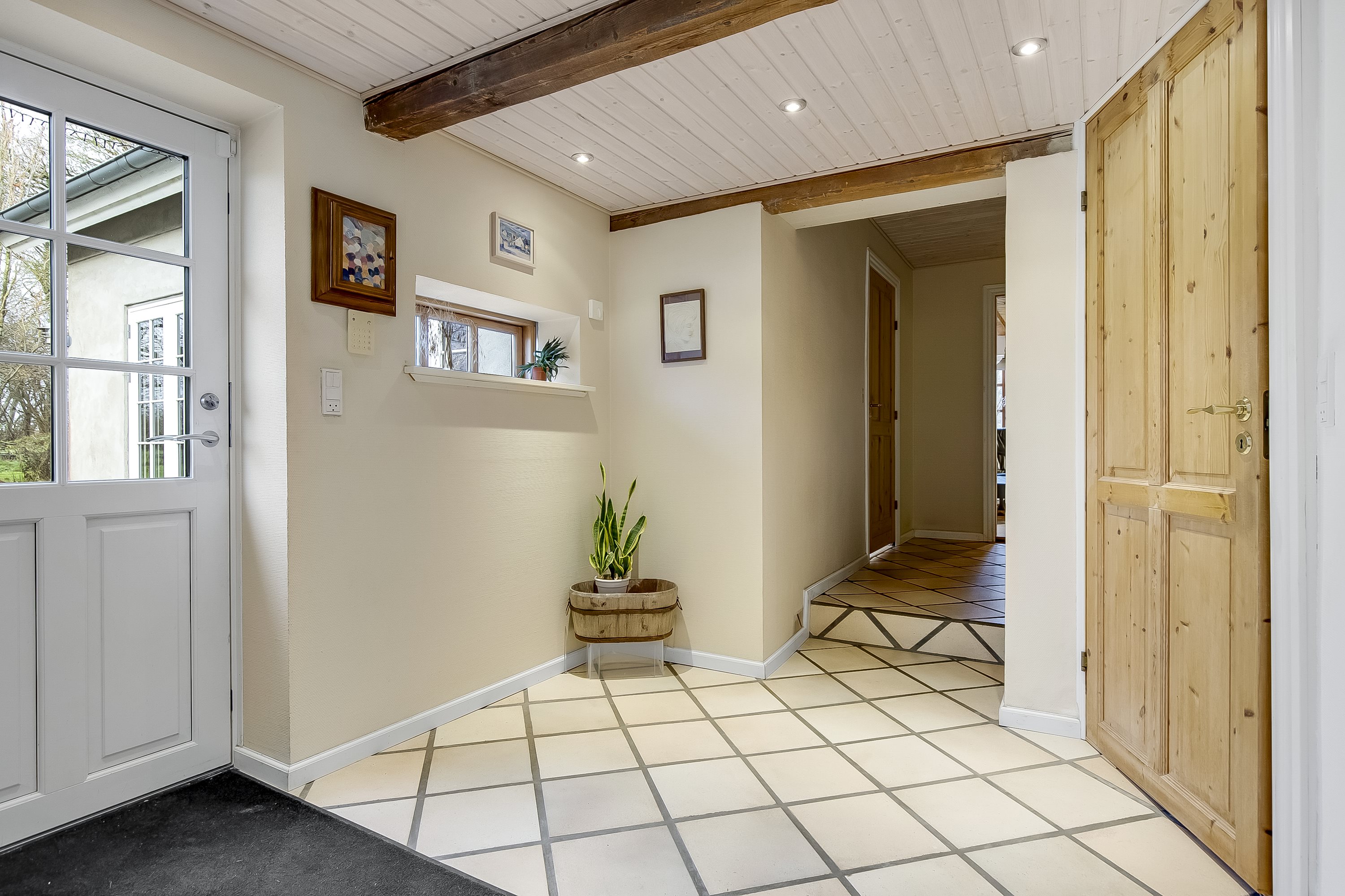 Fremhævet entré billede i fuldskærmstilstand. Billede af Åstorpvej 53, 6093 Sjølund