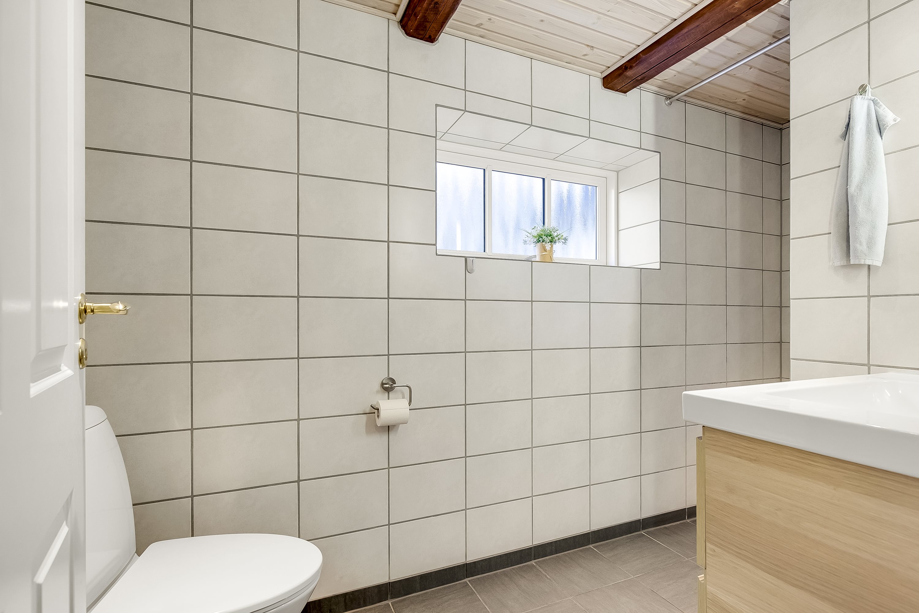 Fremhævet badeværelse billede i fuldskærmstilstand. Billede af Åstorpvej 53, 6093 Sjølund