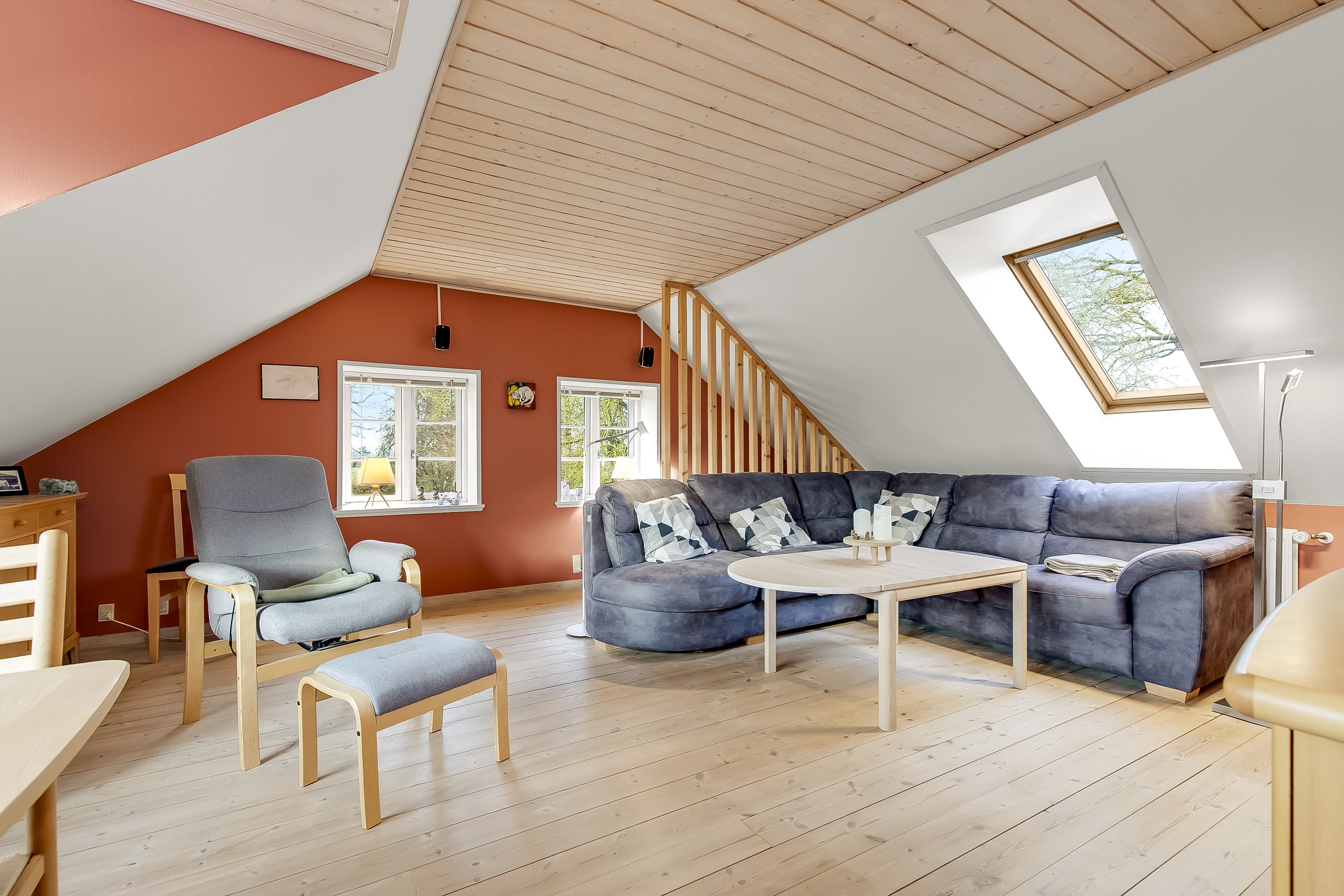 Fremhævet stue billede i fuldskærmstilstand. Billede af Åstorpvej 53, 6093 Sjølund