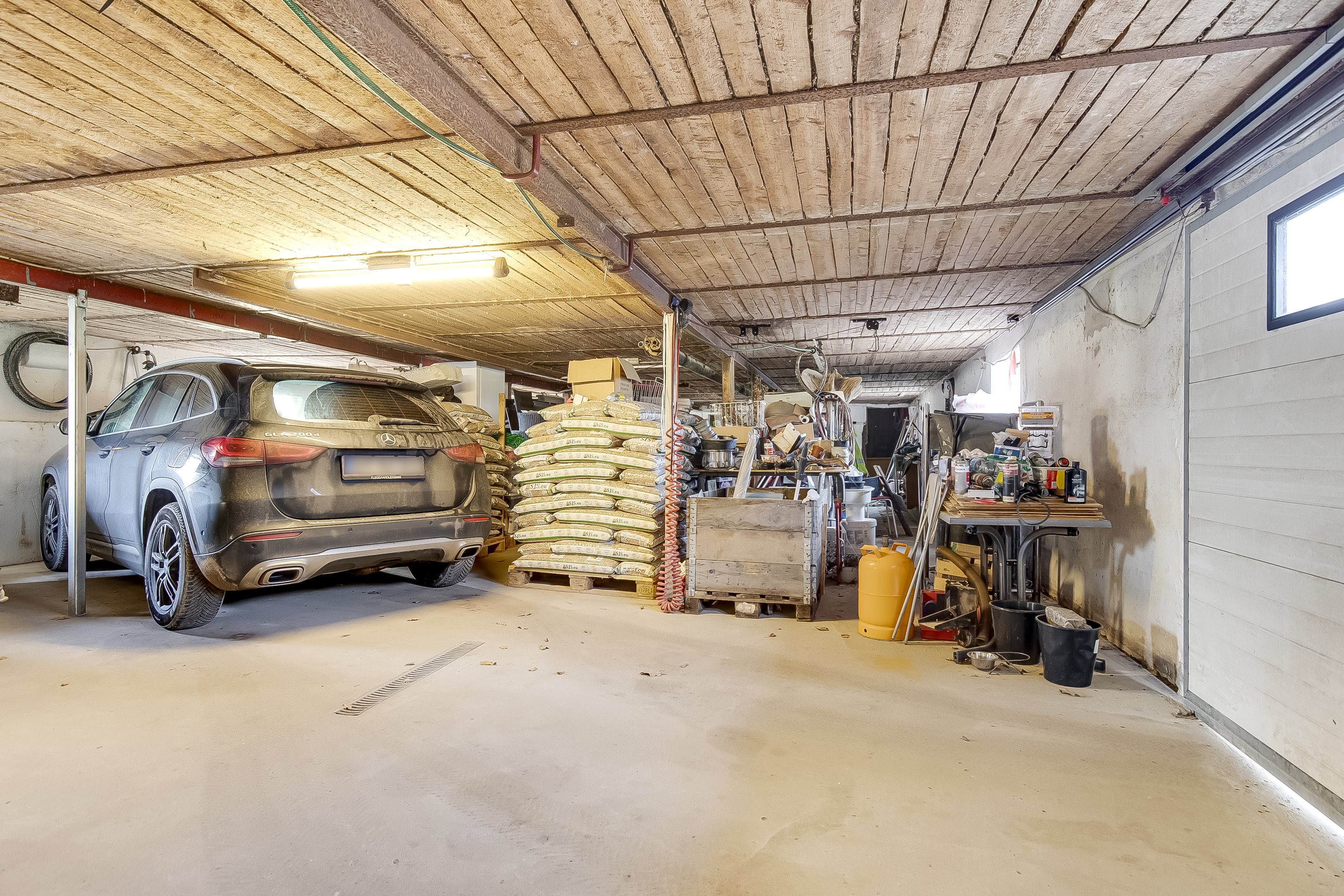 Fremhævet stald billede i fuldskærmstilstand. Billede af Åstorpvej 53, 6093 Sjølund