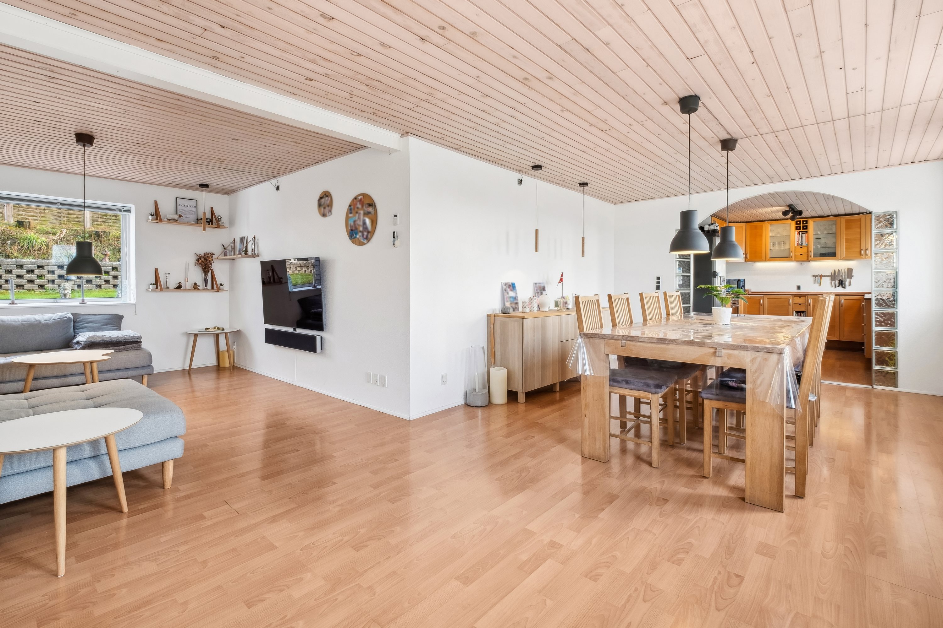 Fremhævet stue billede i fuldskærmstilstand. Billede af Bjerrevej 317, Bjerre, 8783 Hornsyld