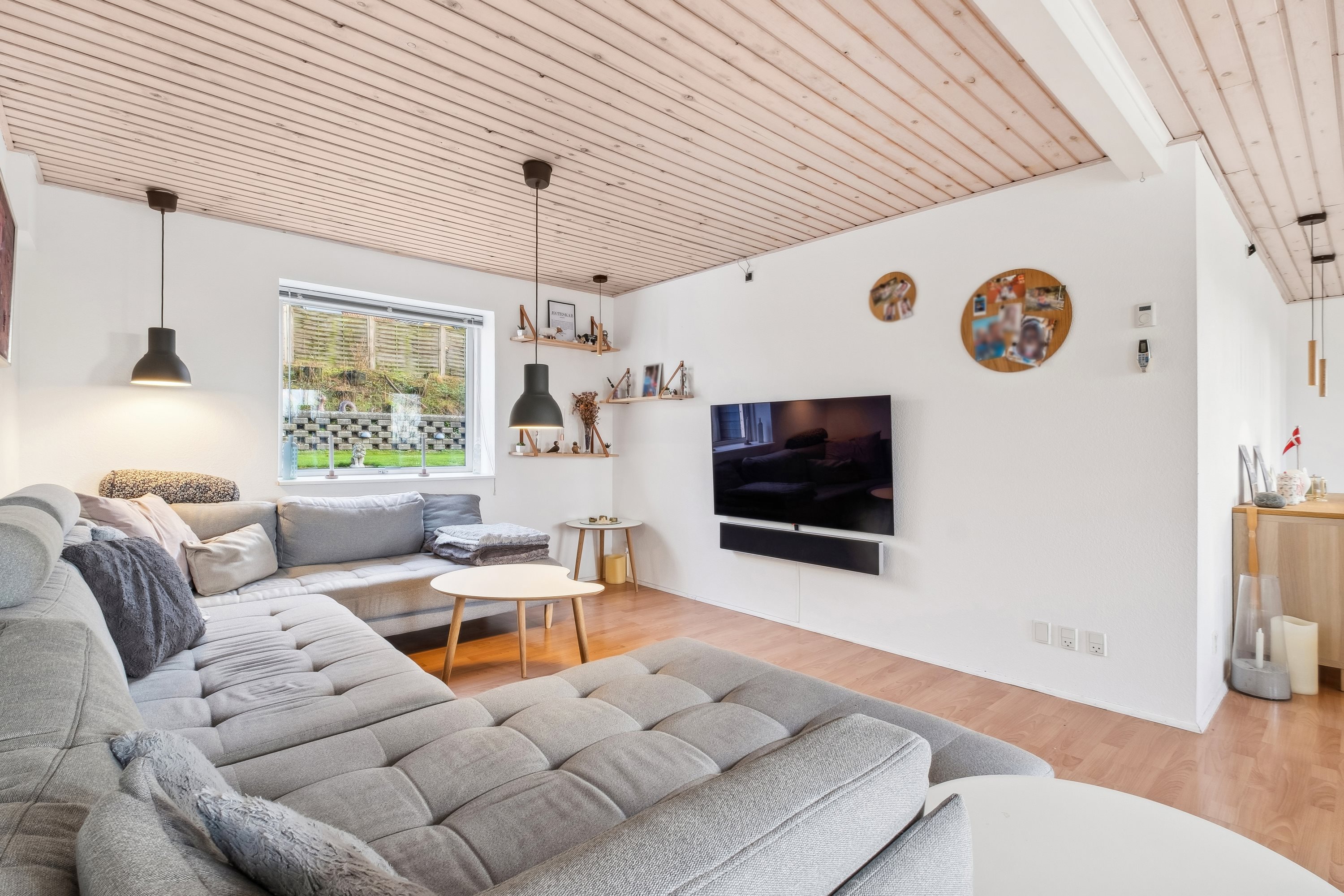 Fremhævet stue billede i fuldskærmstilstand. Billede af Bjerrevej 317, Bjerre, 8783 Hornsyld