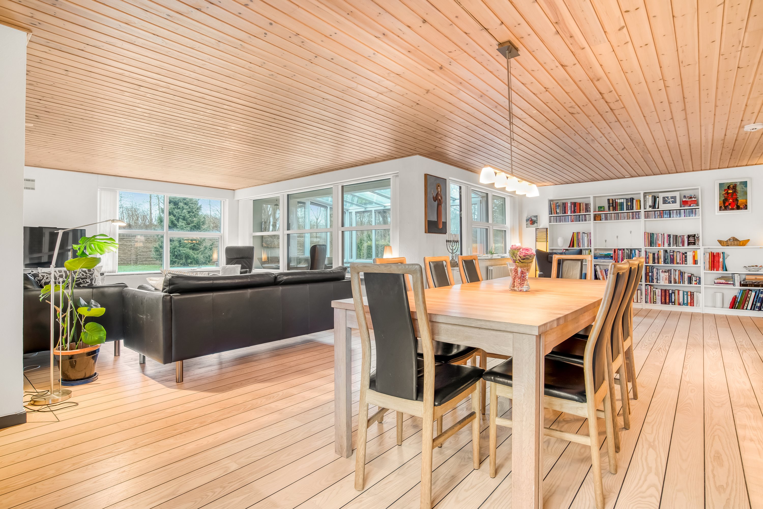 Fremhævet stue billede i fuldskærmstilstand. Billede af Smedegårdvej 11, Tvis, 7500 Holstebro