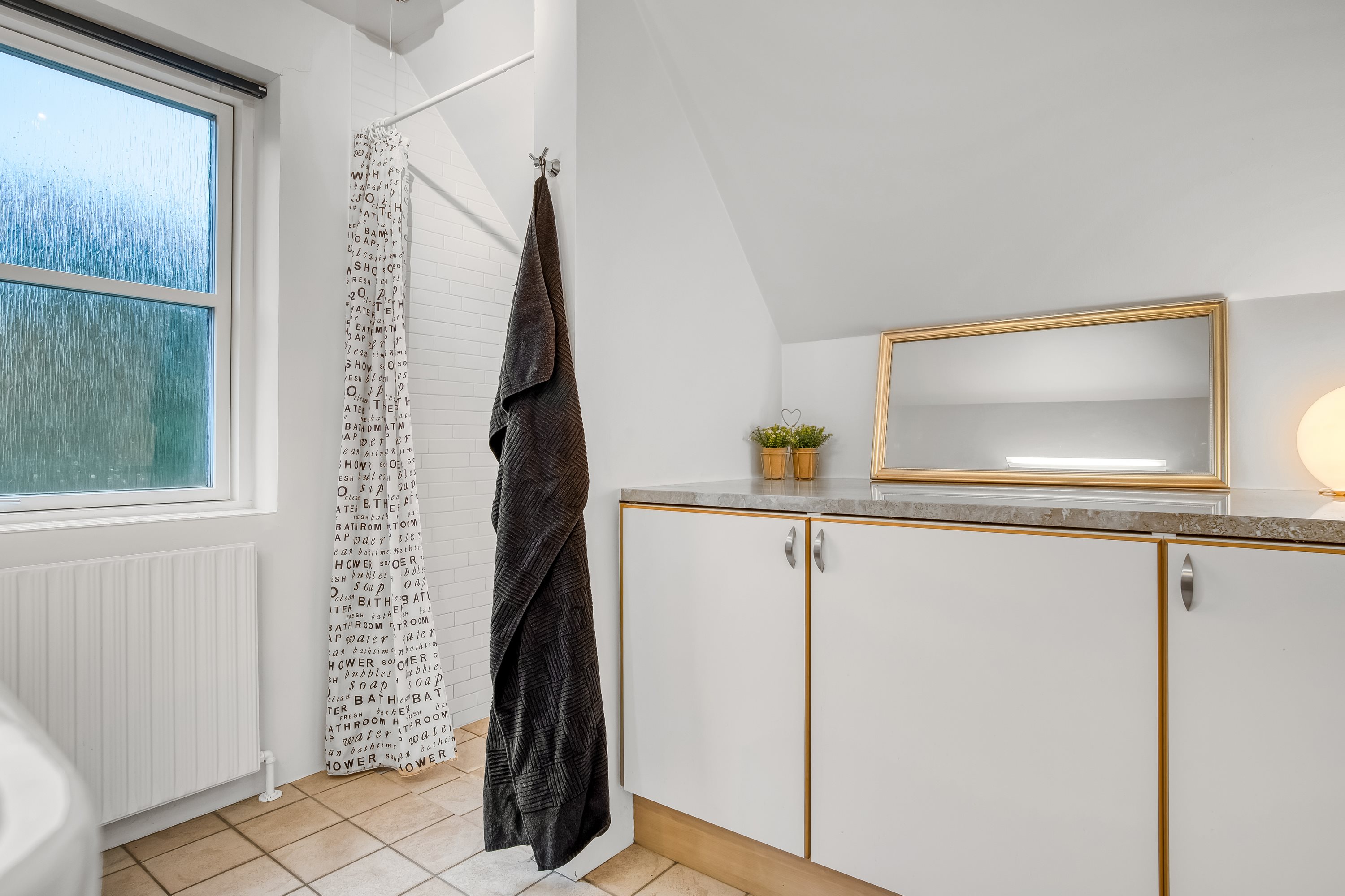 Fremhævet badeværelse billede i fuldskærmstilstand. Billede af Smedegårdvej 11, Tvis, 7500 Holstebro