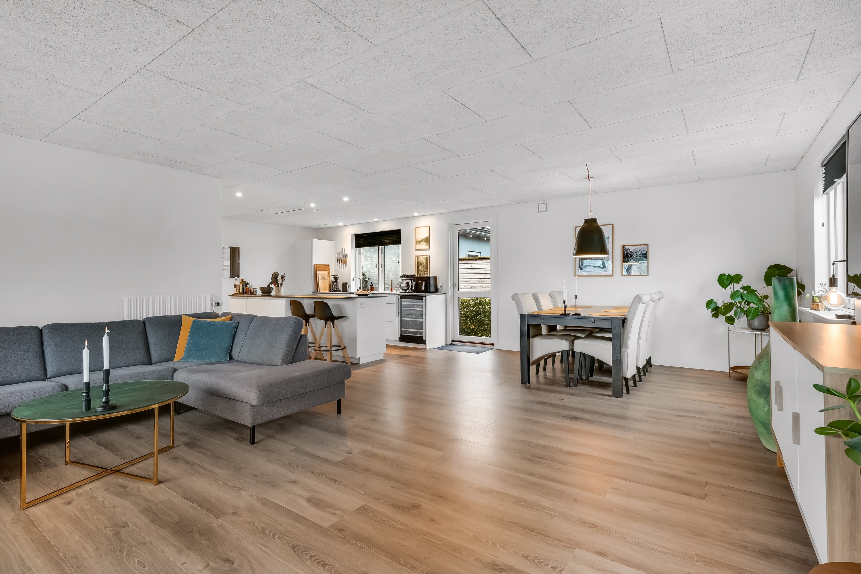 Fremhævet stue billede i fuldskærmstilstand. Billede af Mejdalvej 53, 7500 Holstebro