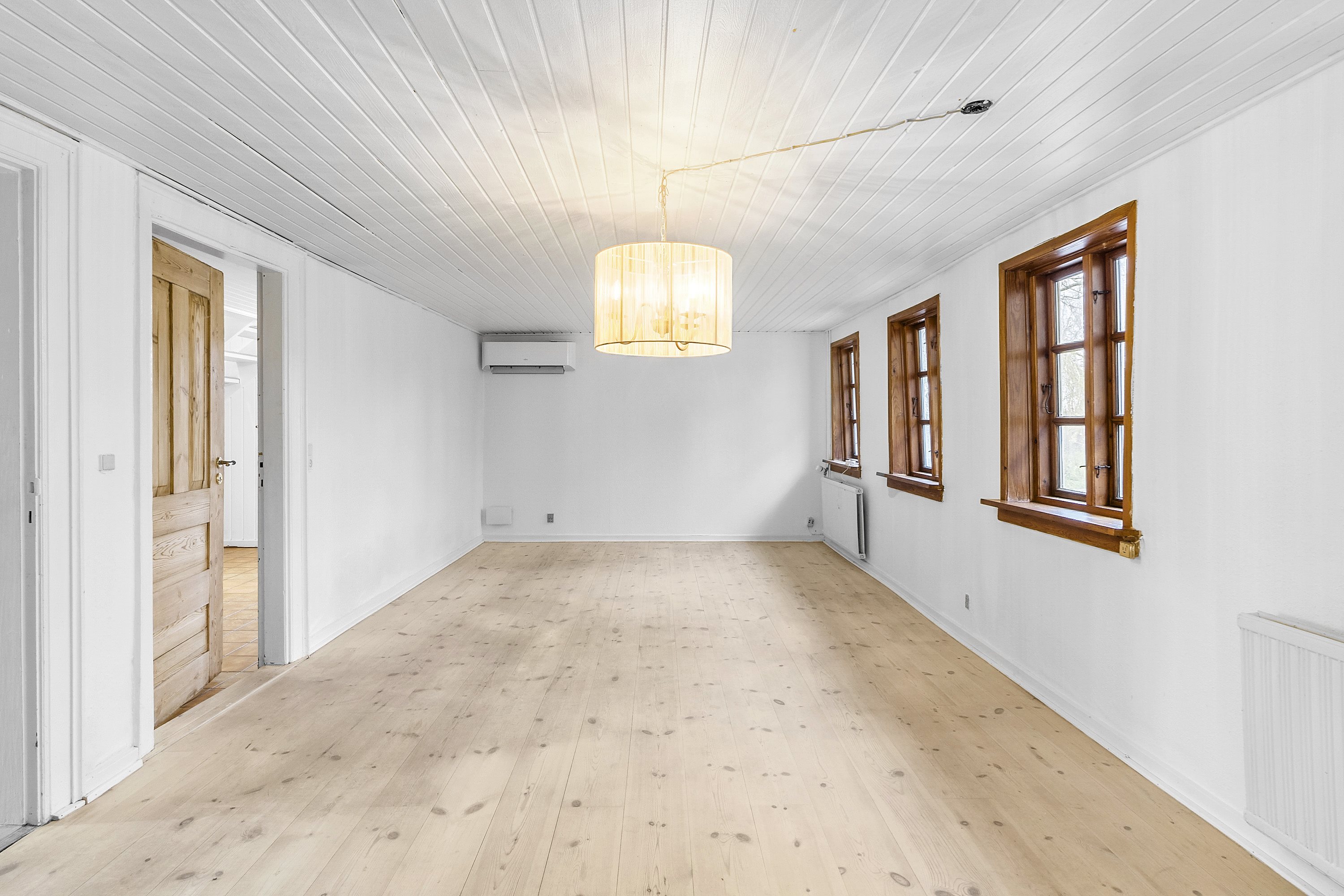 Fremhævet spisestue billede i fuldskærmstilstand. Billede af Krogyden 6, Såderup, 5540 Ullerslev