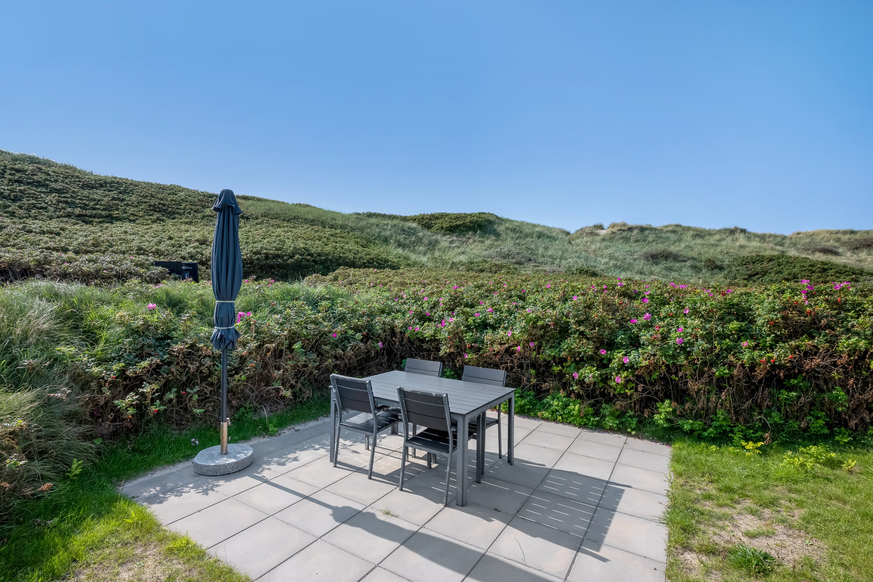 Fremhævet terrasse billede i fuldskærmstilstand. Billede af Lodbergsvej 141, Søndervig, 6950 Ringkøbing