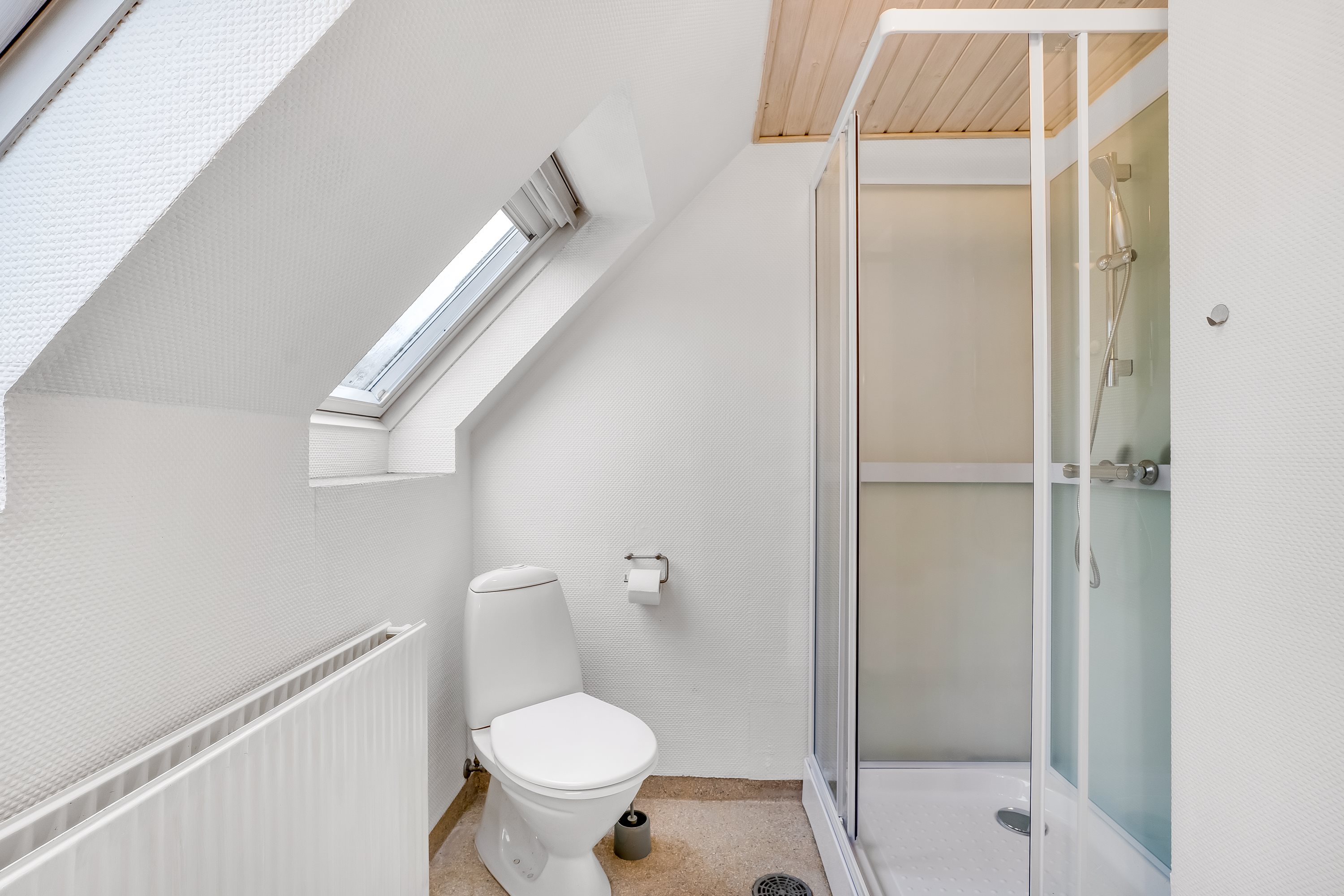 Fremhævet badeværelse billede i fuldskærmstilstand. Billede af Højevej 2, 4913 Horslunde