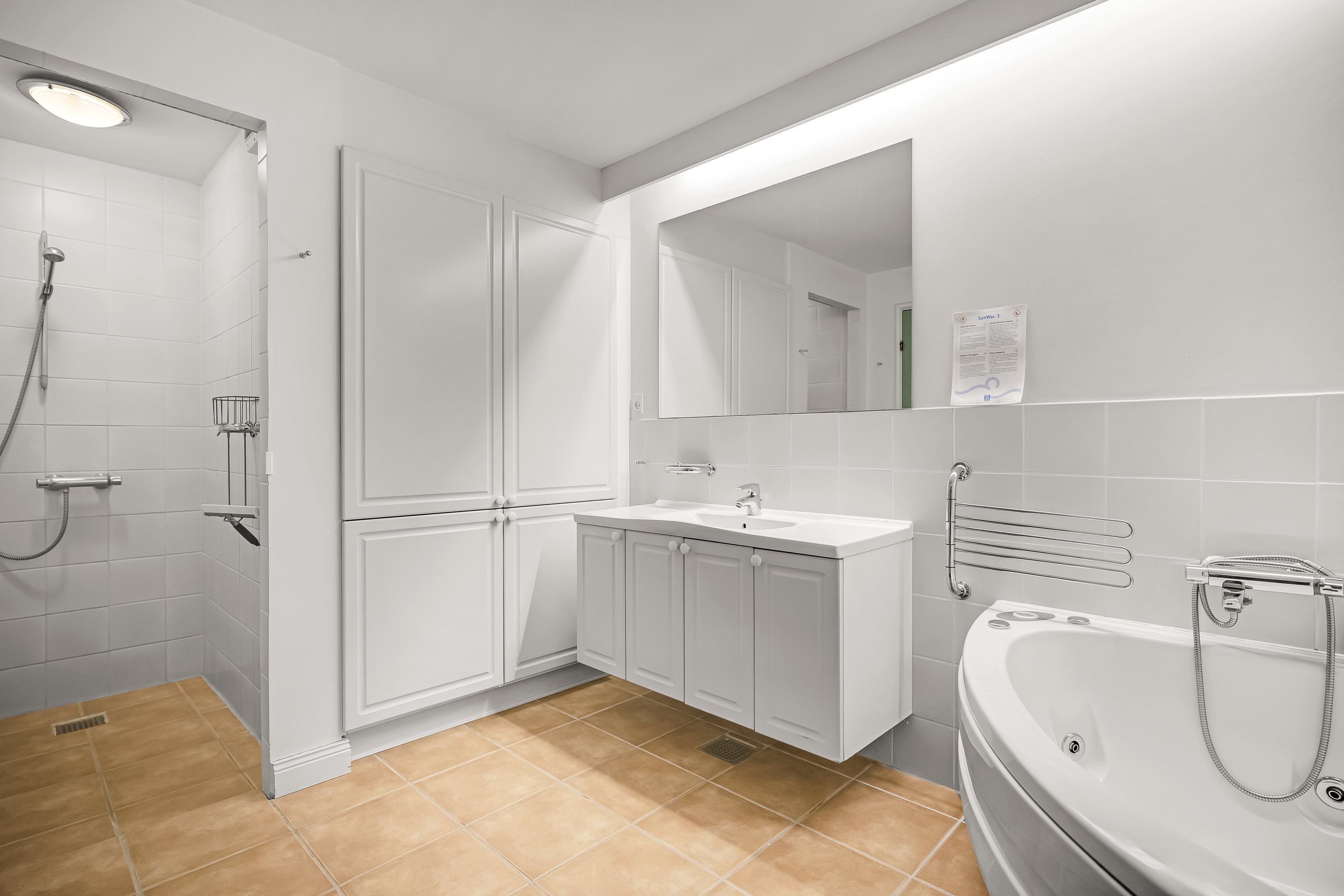 Fremhævet badeværelse billede i fuldskærmstilstand. Billede af Badevej 20B, 4., Søndervig, 6950 Ringkøbing